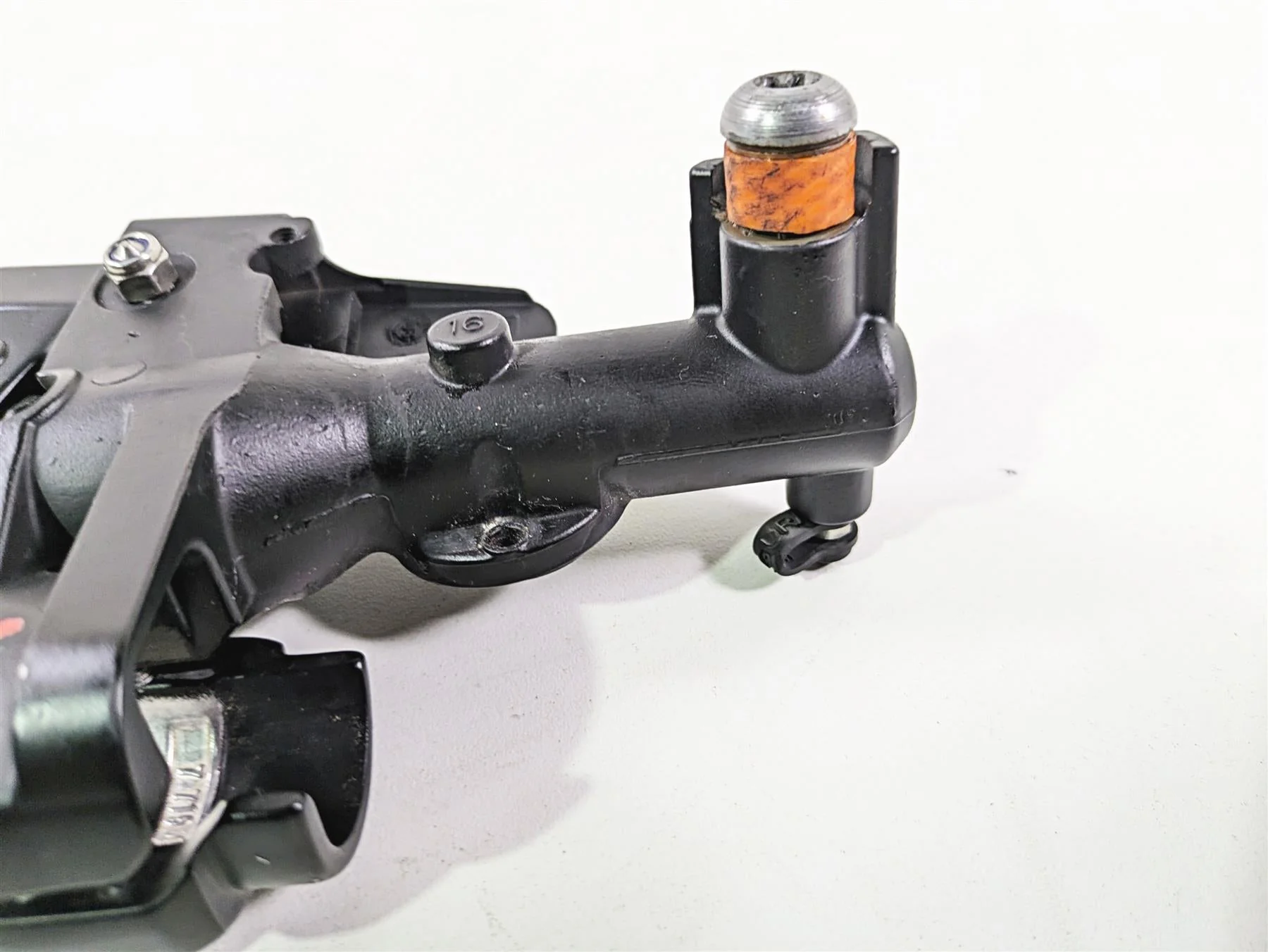 2010 BMW R1200RT K26 Front Brake Master Cylinder + Lever 32727727306 - Image 11