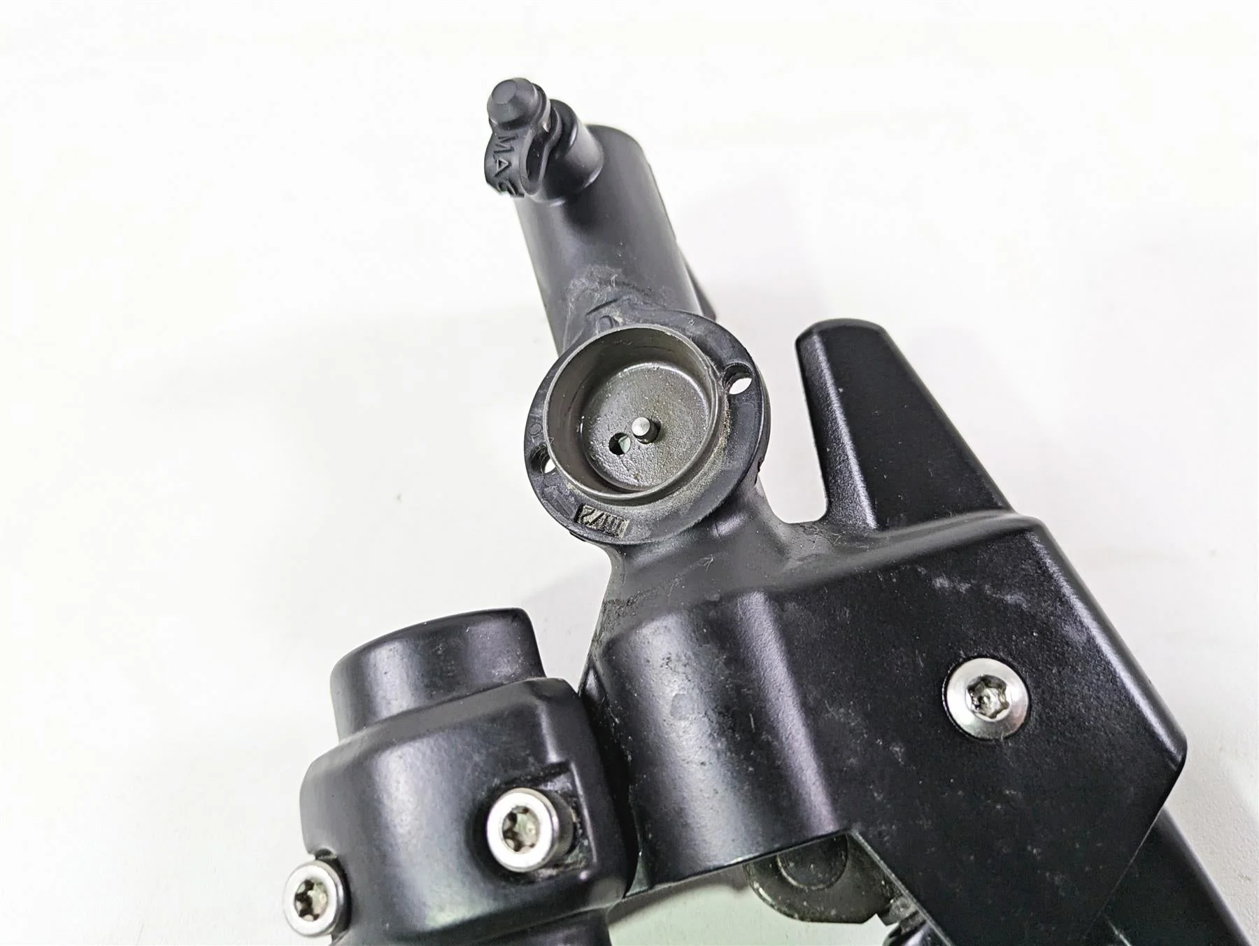 2010 BMW R1200RT K26 Front Brake Master Cylinder + Lever 32727727306 - Image 7