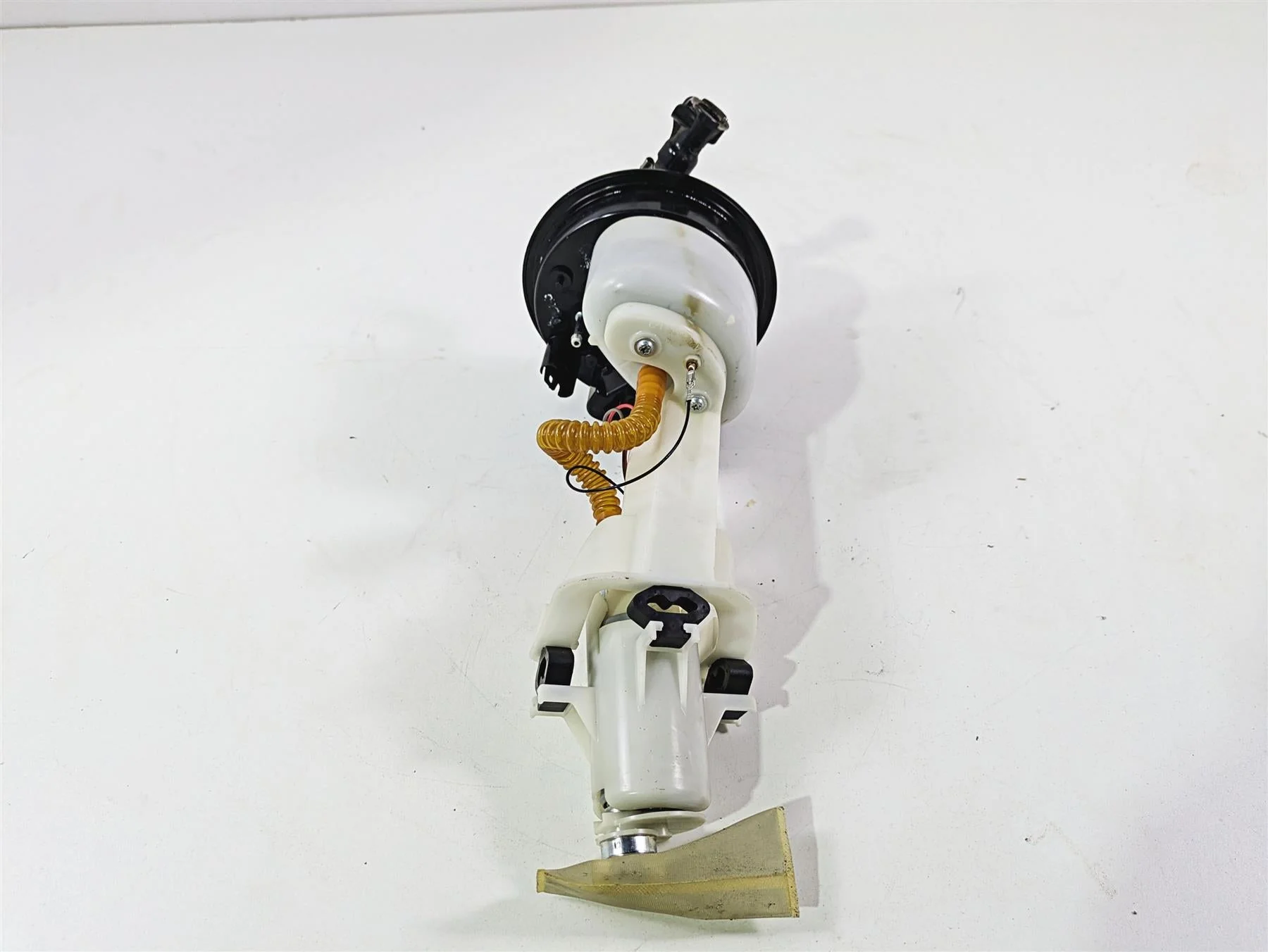 2010 BMW R1200RT K26 Fuel Gas Petrol Pump 16147724843 - Image 2