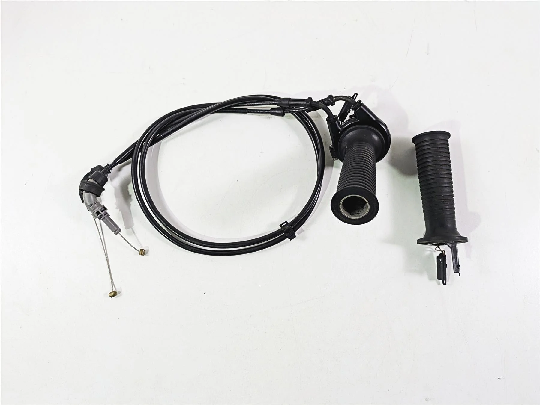 2010 BMW R1200RT K26 Heated Hand Grip Throttle Cable Set 61317713247 61317708236 - Image 2