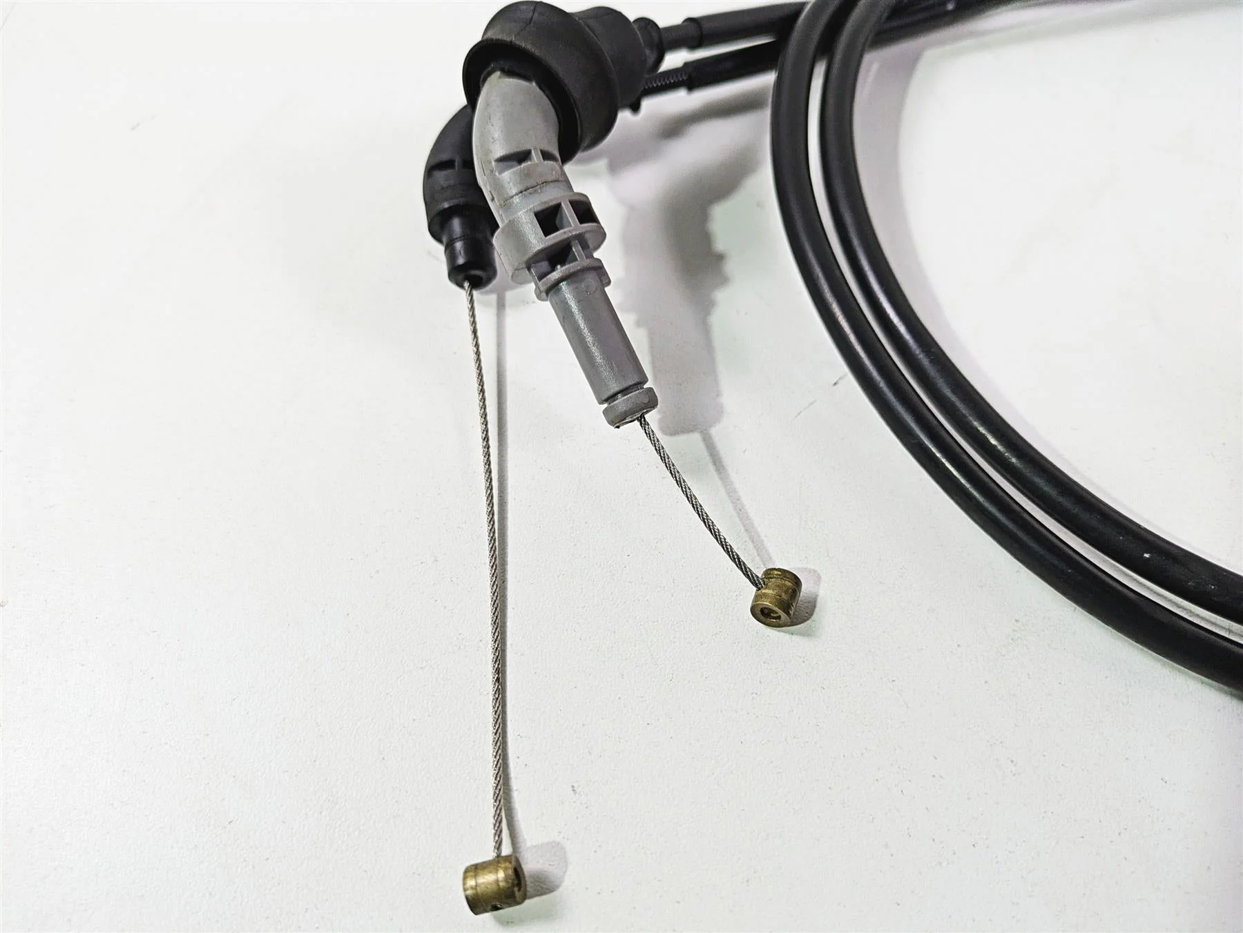2010 BMW R1200RT K26 Heated Hand Grip Throttle Cable Set 61317713247 61317708236 - Image 4