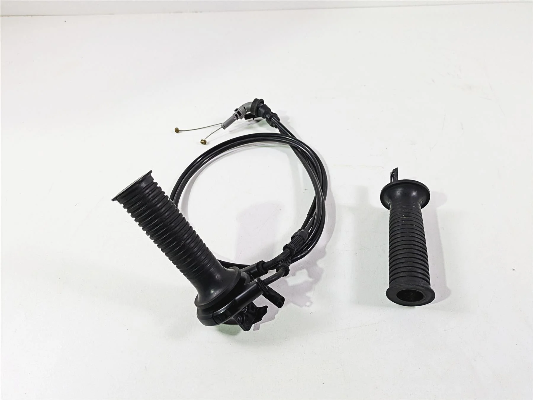 2010 BMW R1200RT K26 Heated Hand Grip Throttle Cable Set 61317713247 61317708236 - Image 6