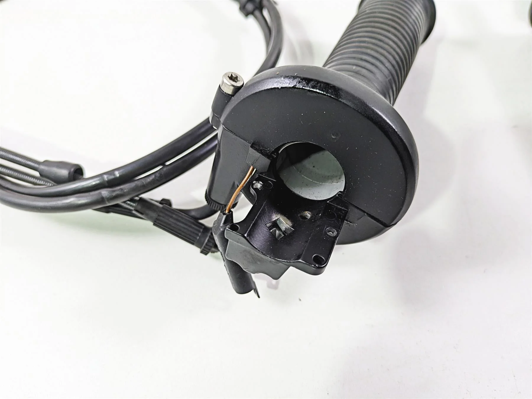2010 BMW R1200RT K26 Heated Hand Grip Throttle Cable Set 61317713247 61317708236 - Image 7