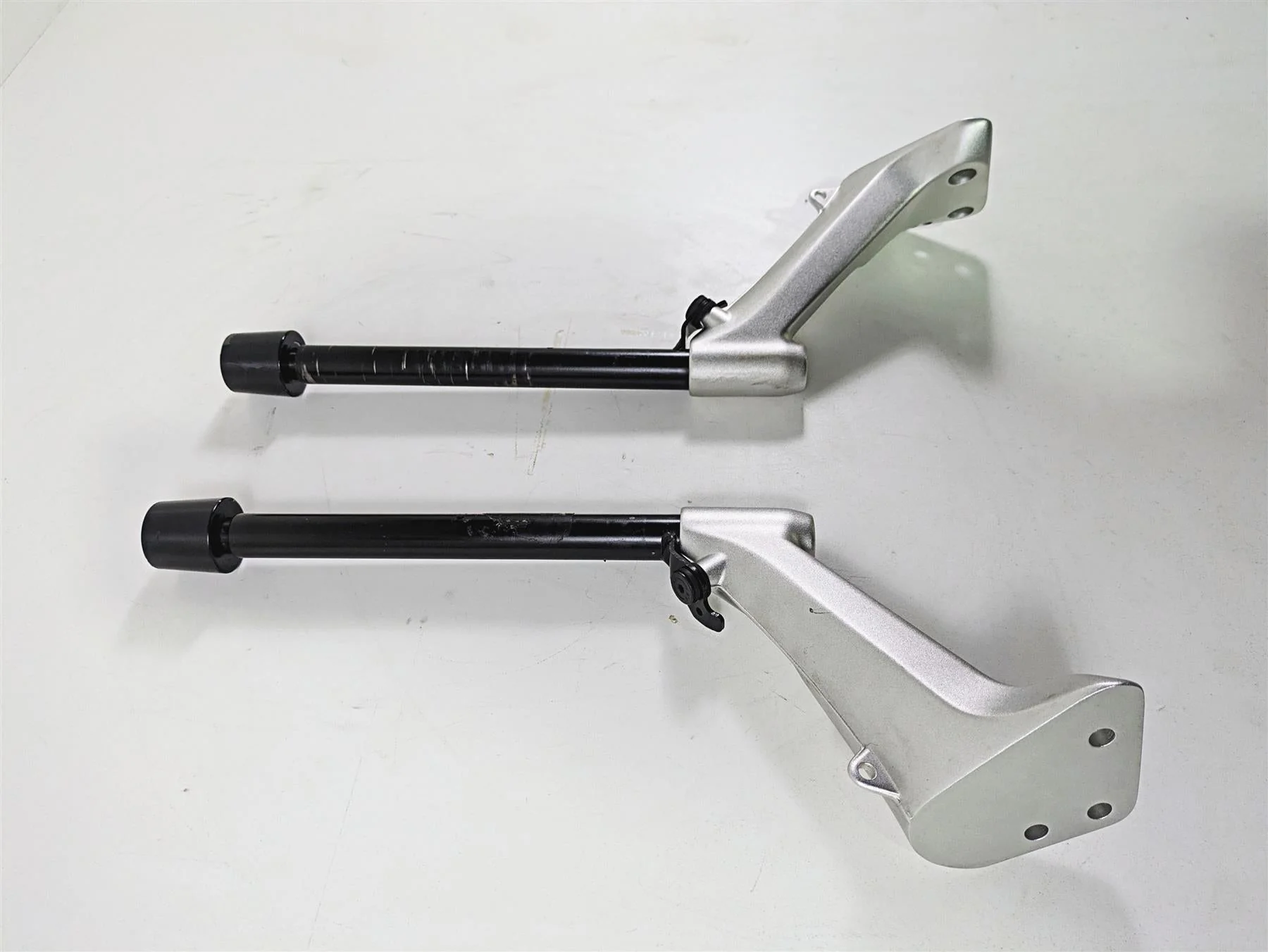 2010 BMW R1200RT K26 Left & Right Handle Bar Set 32718531337 32718531338 - Image 2