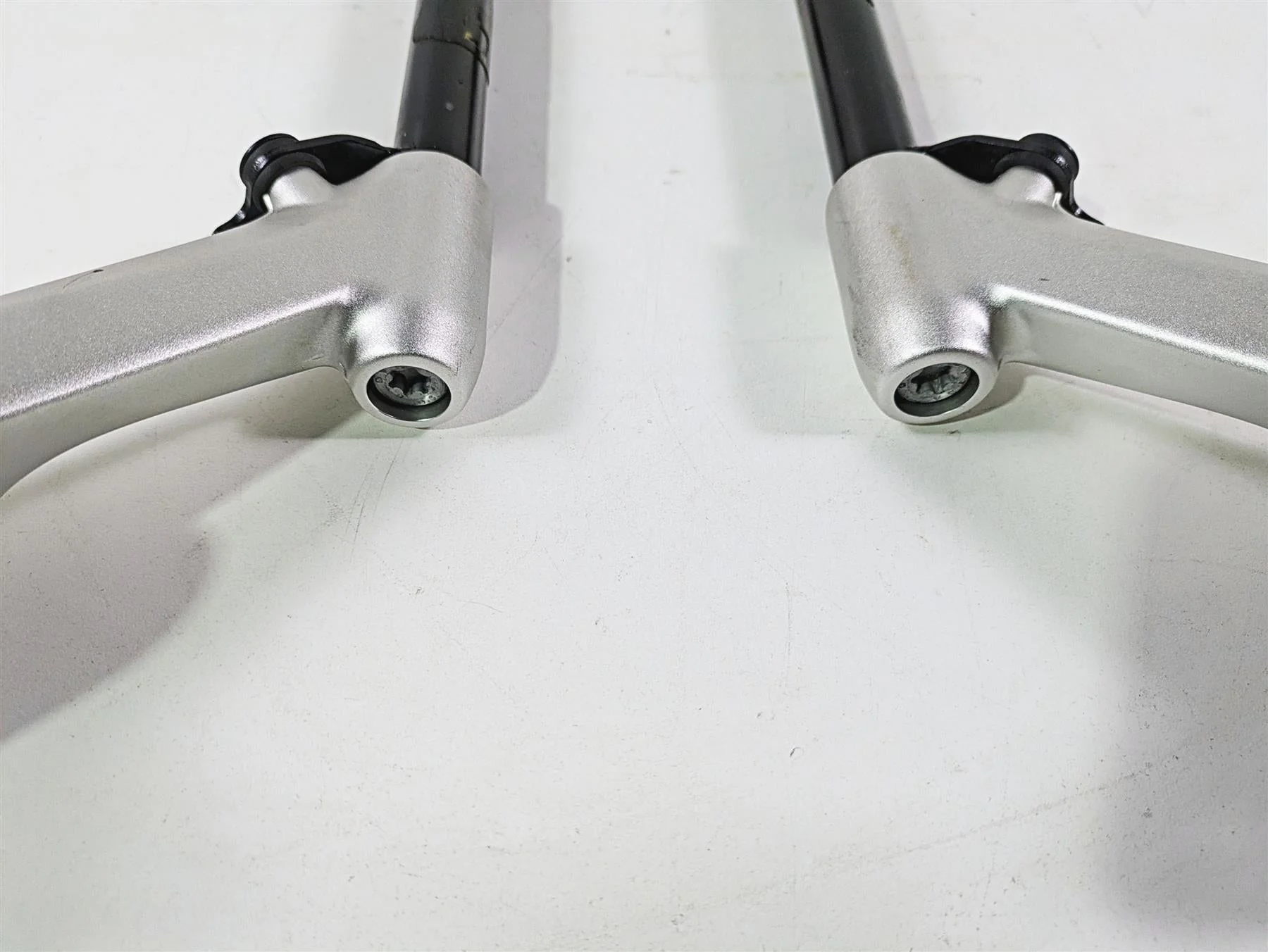 2010 BMW R1200RT K26 Left & Right Handle Bar Set 32718531337 32718531338 - Image 6