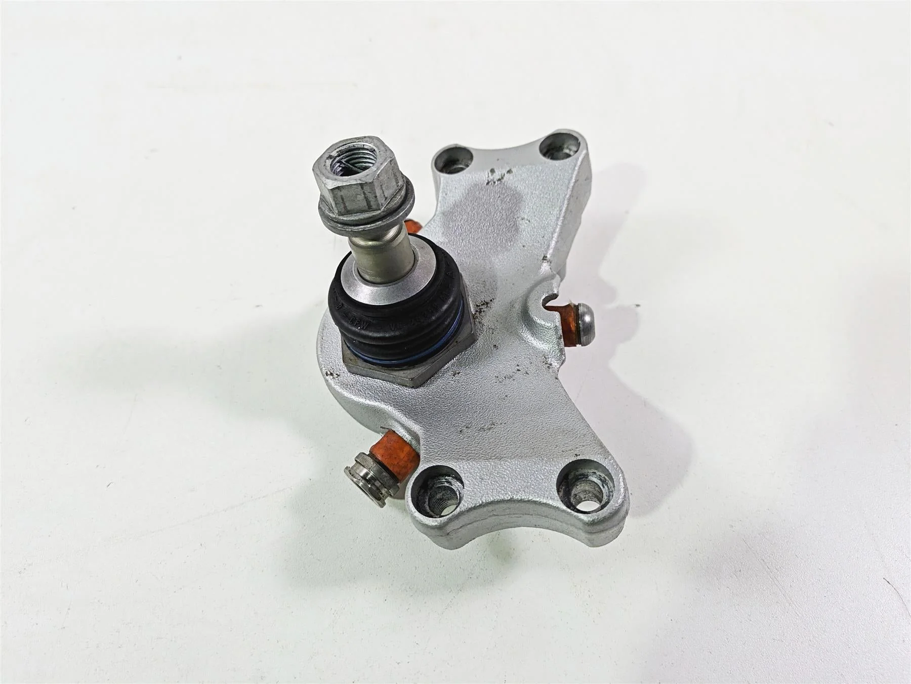 2010 BMW R1200RT K26 Showa Lower Triple Tree Cross & Ball Joint 31427707541 - Image 4