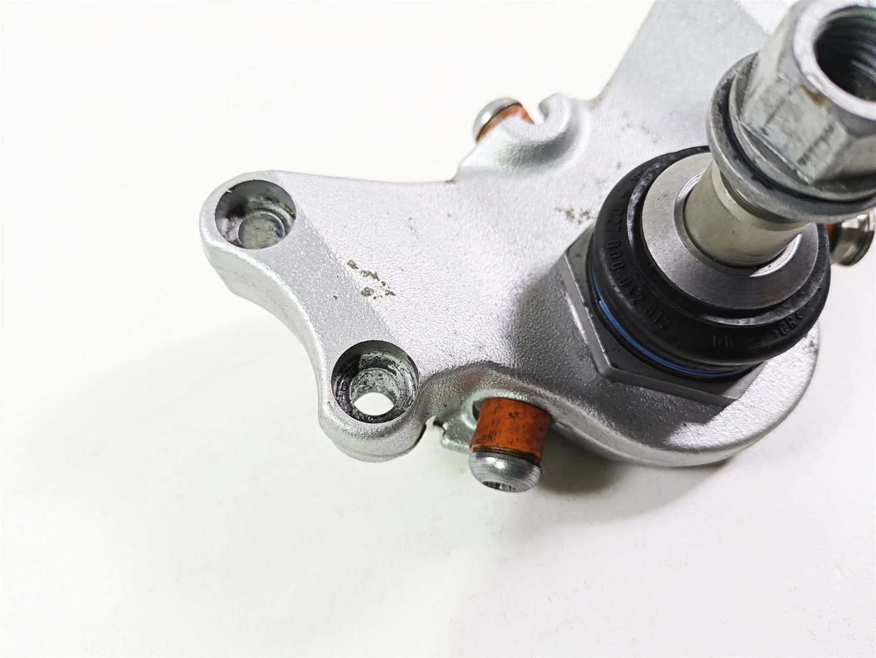 2010 BMW R1200RT K26 Showa Lower Triple Tree Cross & Ball Joint 31427707541 - Image 7
