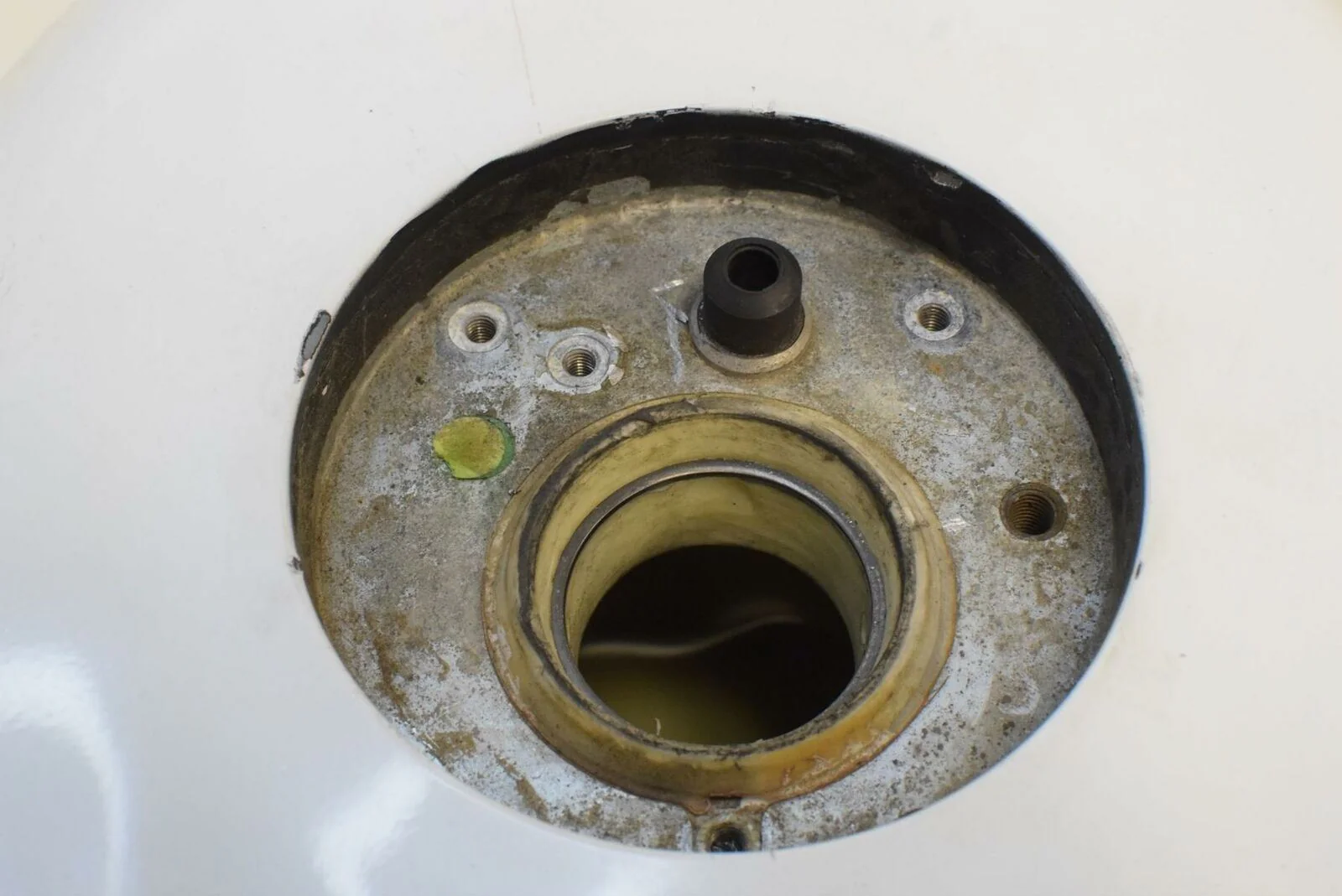 2010 Ducati 848 White Fuel Gas Petrol Tank  58611602 - Image 11
