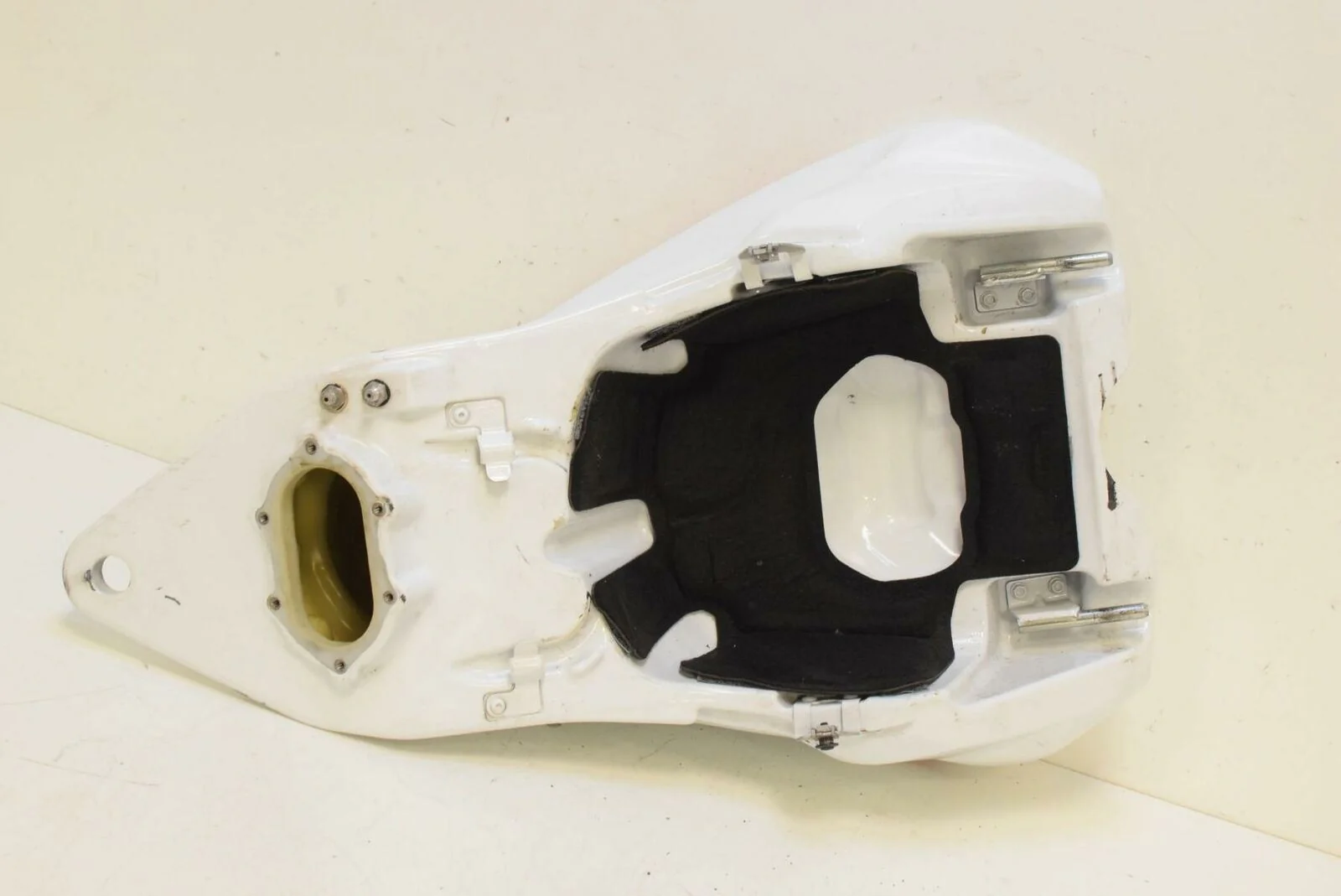 2010 Ducati 848 White Fuel Gas Petrol Tank  58611602 - Image 5