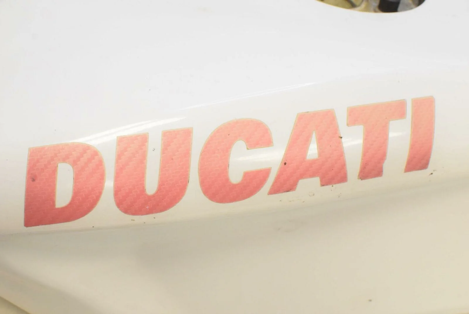 2010 Ducati 848 White Fuel Gas Petrol Tank  58611602 - Image 9