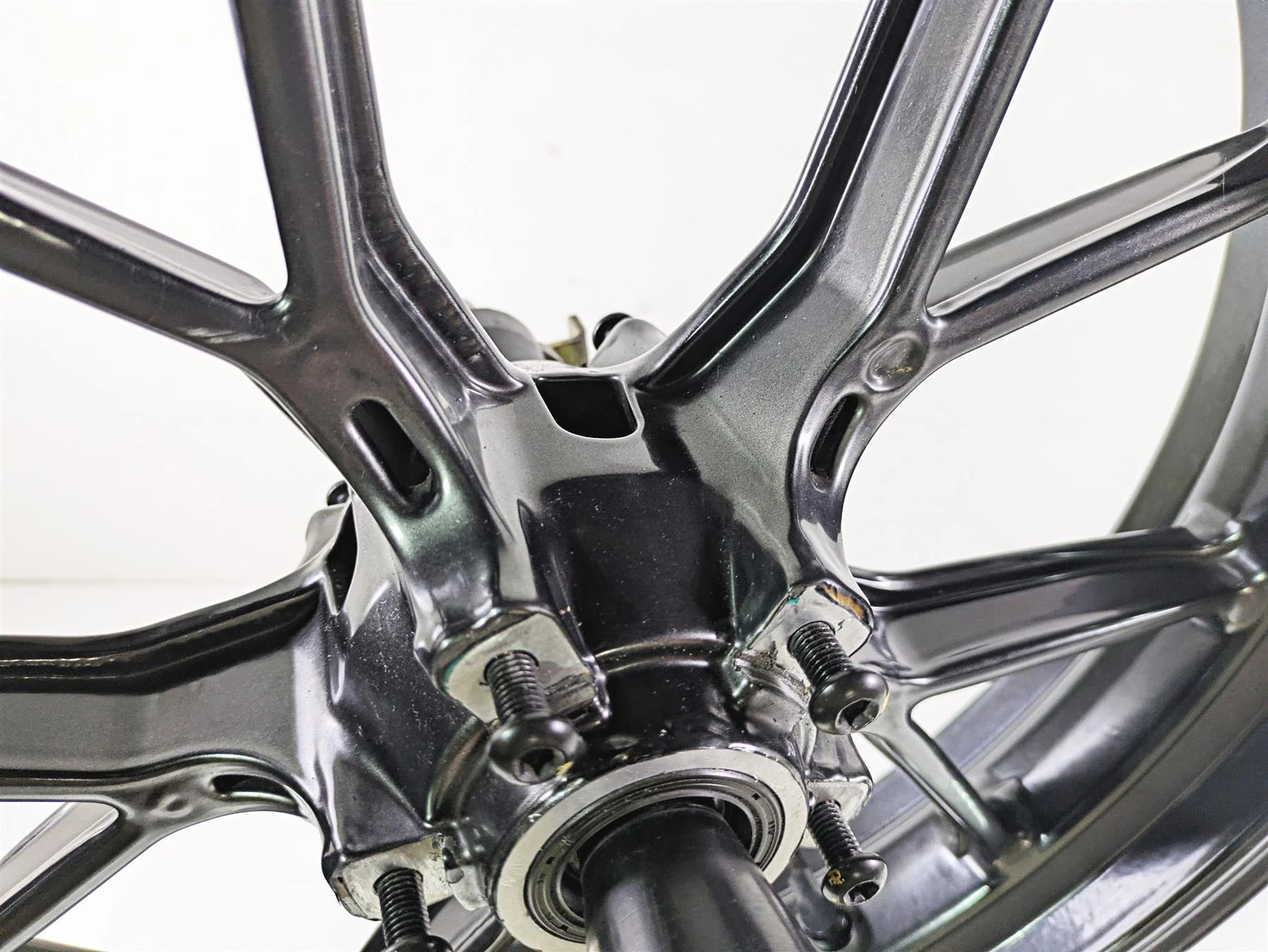 2010 Ducati Streetfighter 1098 S 17x3.5 Front Wheel Cast - Runout 50121151AF - Image 4