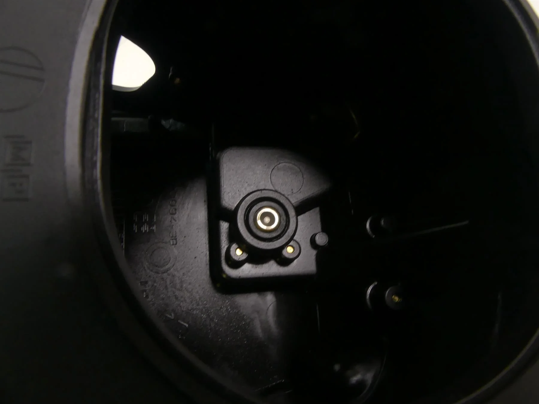 2010 Ducati Streetfighter 1098 S Air Box Cleaner Breather & Injectors 44211393B - Image 4