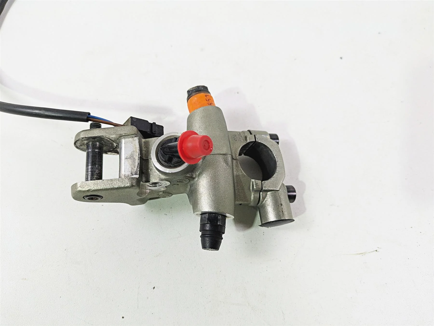 2010 Ducati Streetfighter 1098 S Clutch Radial Master Cylinder - Read 63040481A - Image 4