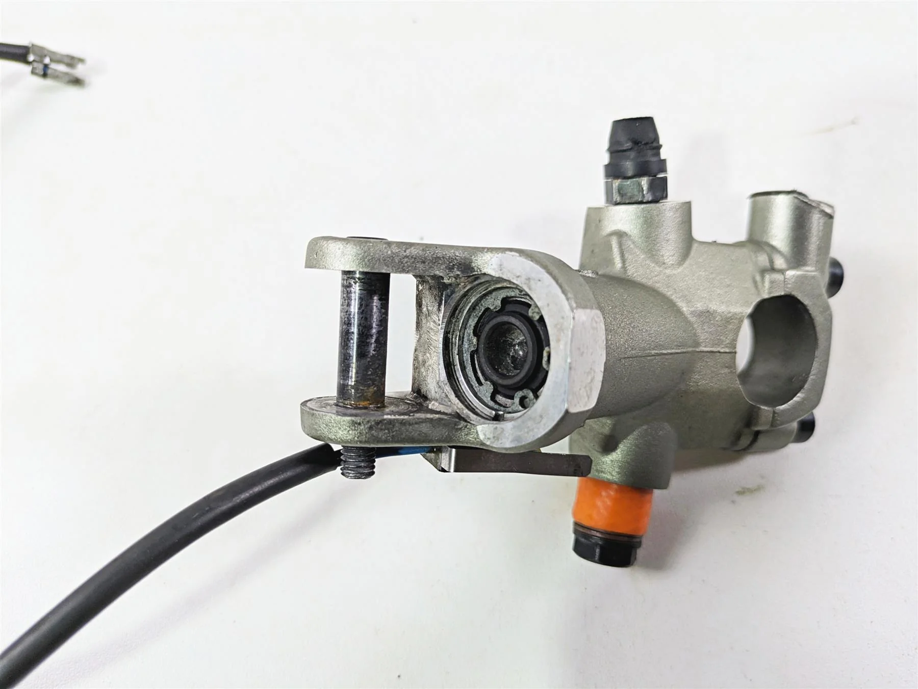2010 Ducati Streetfighter 1098 S Clutch Radial Master Cylinder - Read 63040481A - Image 6