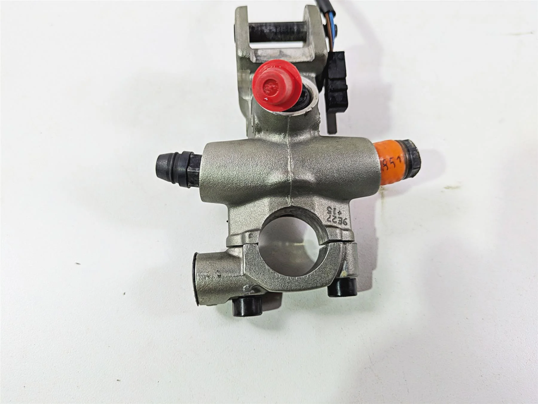 2010 Ducati Streetfighter 1098 S Clutch Radial Master Cylinder - Read 63040481A - Image 9