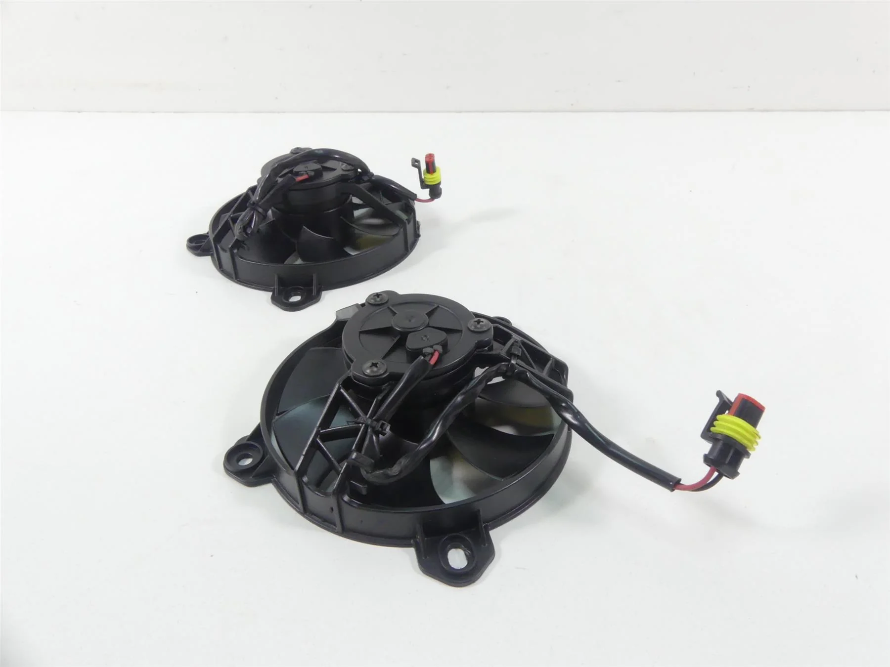 2010 Ducati Streetfighter 1098 S Coolant Radiator Fan Fans Set 55040201A - Image 3