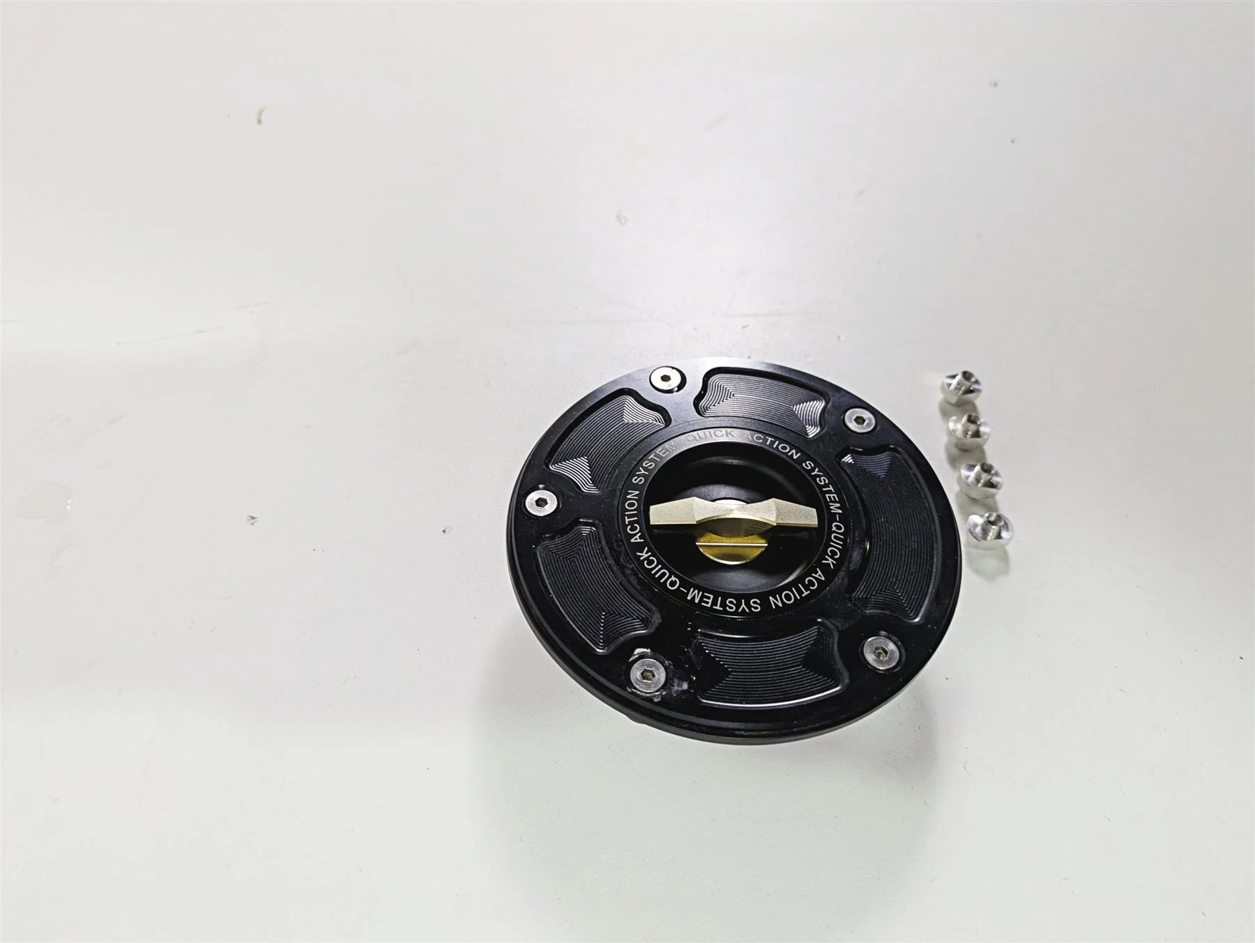 2010 Ducati Streetfighter 1098 S Lockable Quick Release Tank Cap - Read - Image 2