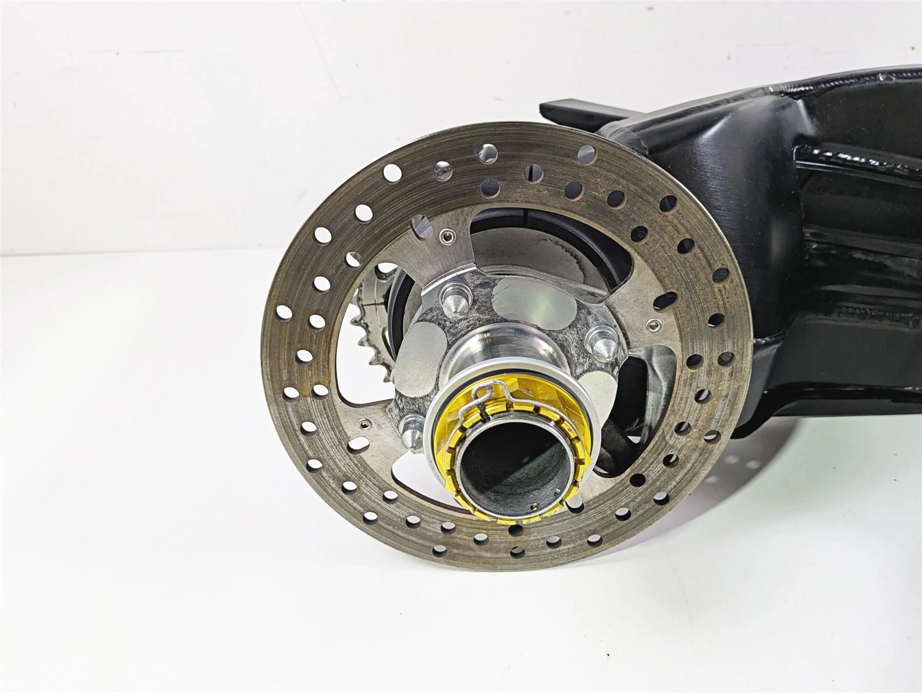2010 Ducati Streetfighter 1098 S Rear Swingarm & Axle  37010891A - Image 6