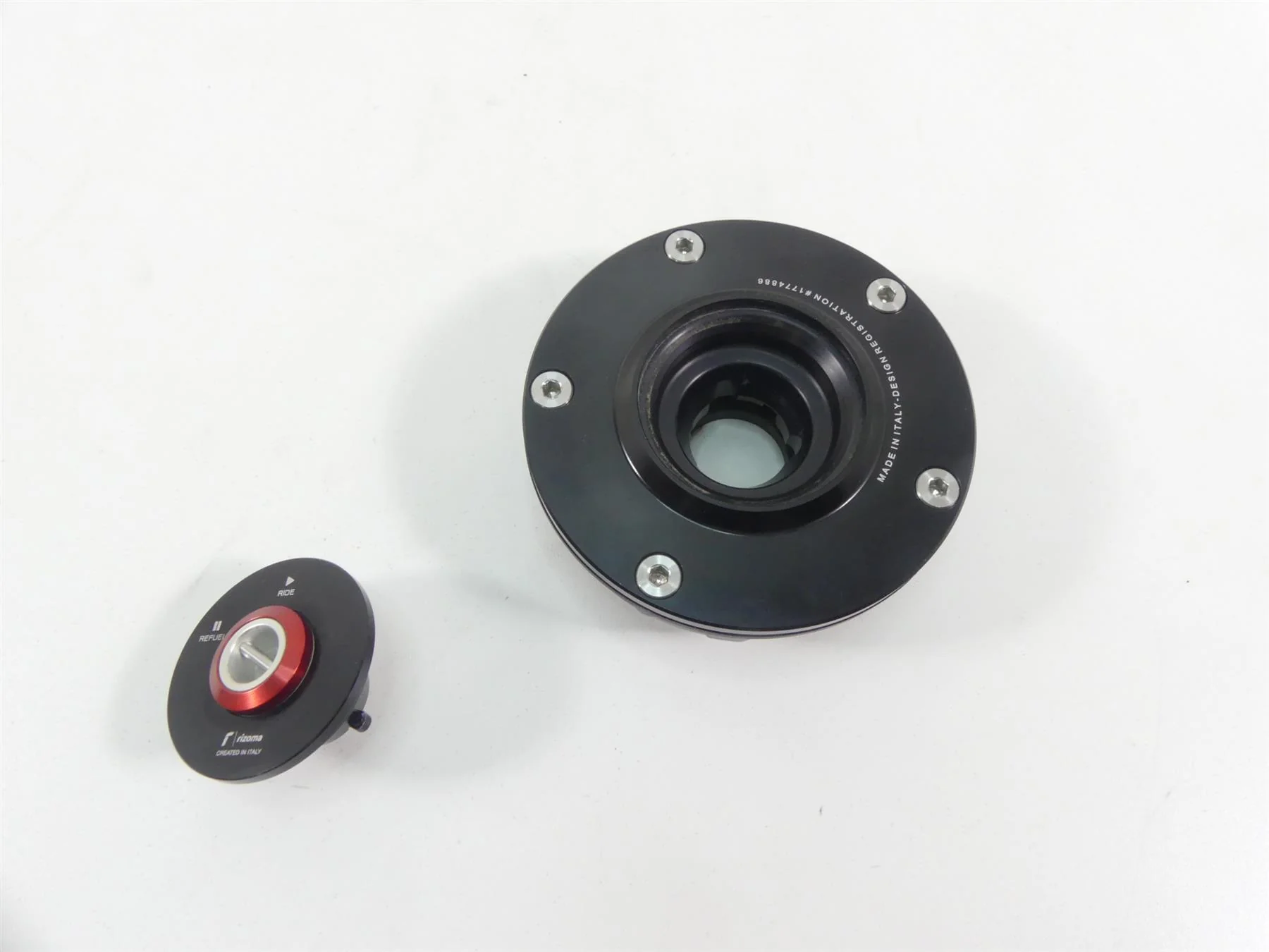 2010 Ducati Streetfighter 1098 S Rizoma Gas Fuel Tank Cap 1774886 2042222 - Image 3