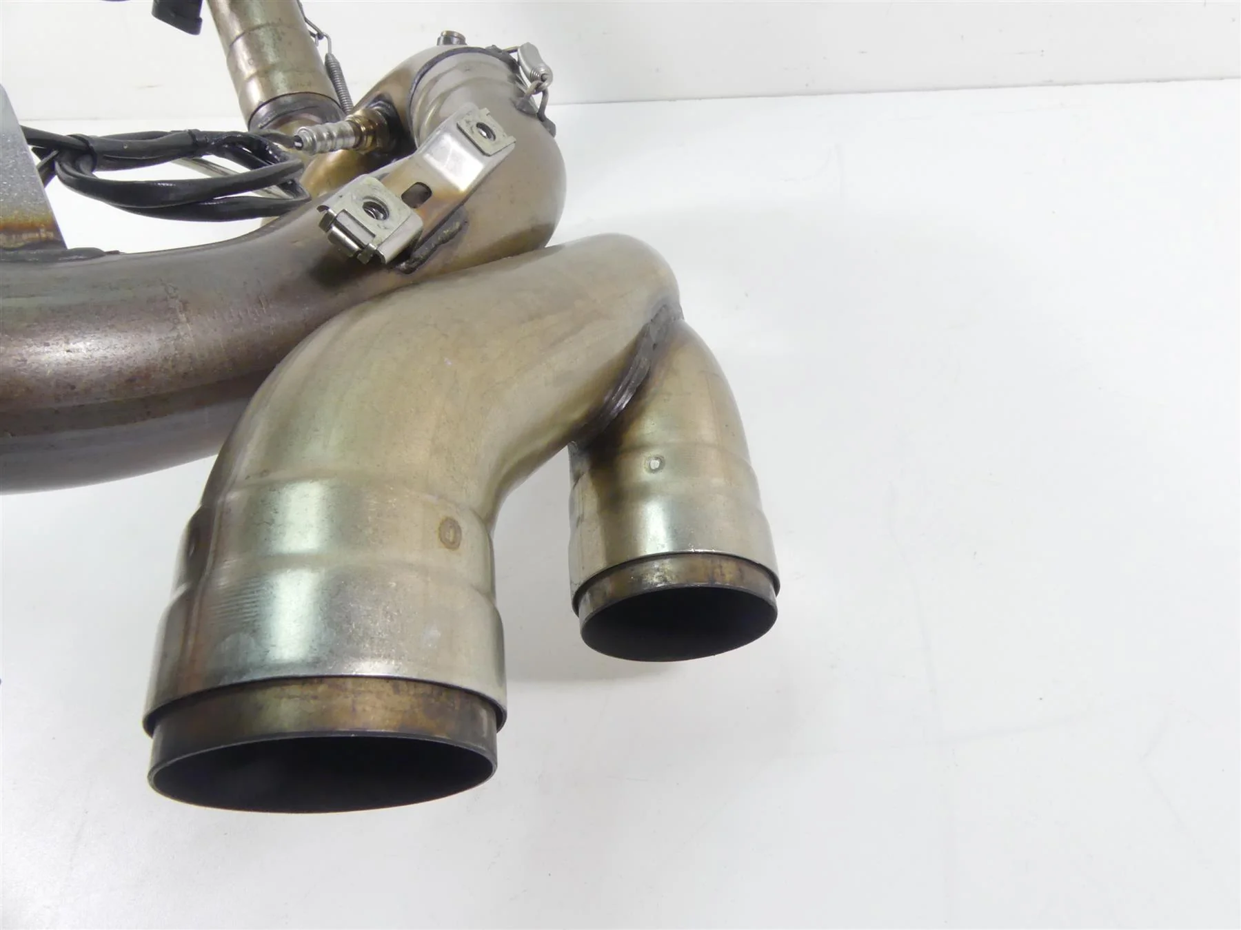 2010 Ducati Streetfighter 1098 S Stock Exhaust Header Manifold Set 57012741B - Image 9