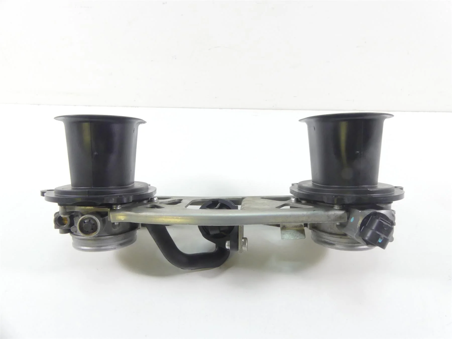 2010 Ducati Streetfighter 1098 S Throttle Body Bodies Fuel Injectors 28240791B - Image 2