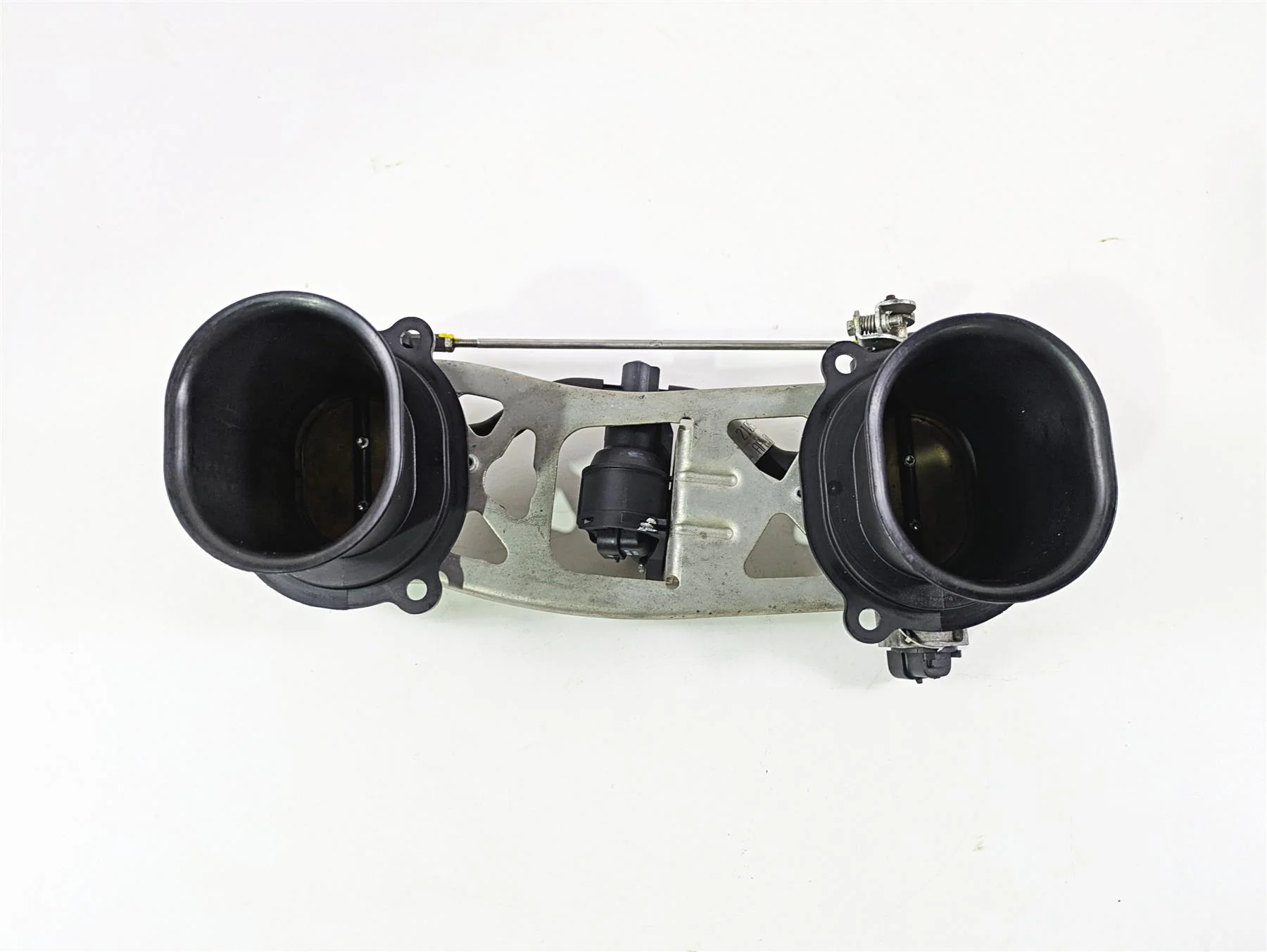 2010 Ducati Streetfighter 1098 S Throttle Body Bodies READ 28240791B - Image 5