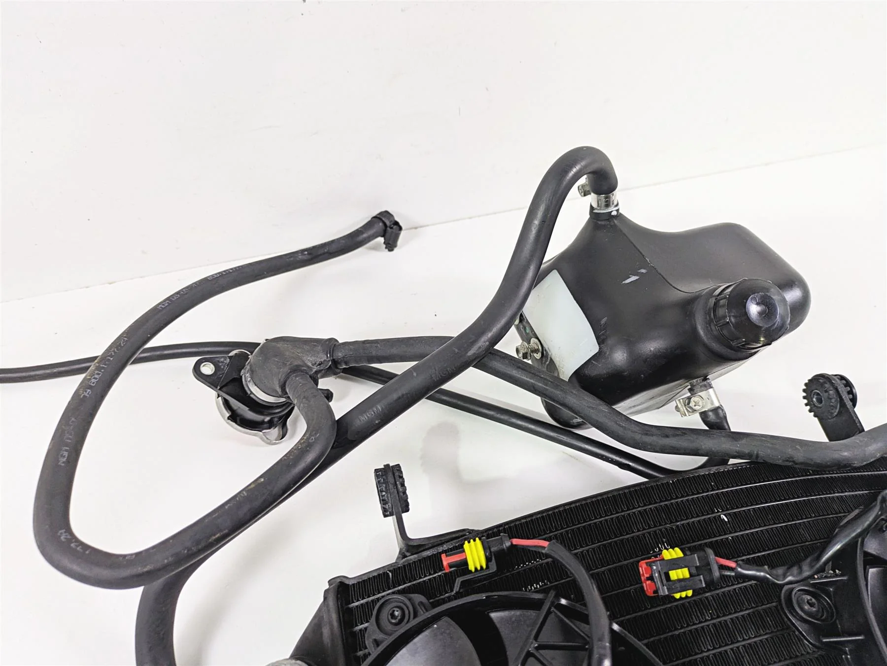 2010 Ducati Streetfighter 1098 S Upper Lower Coolant Radiator Set 54840841A - Image 4