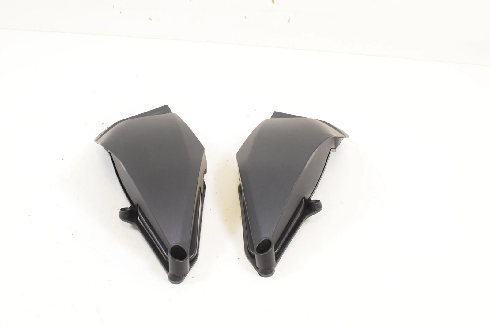 2010 Ducati Streetfighter S Air Intake Duct Ram Scoop SET L 48420751A R 48420761 - Image 2