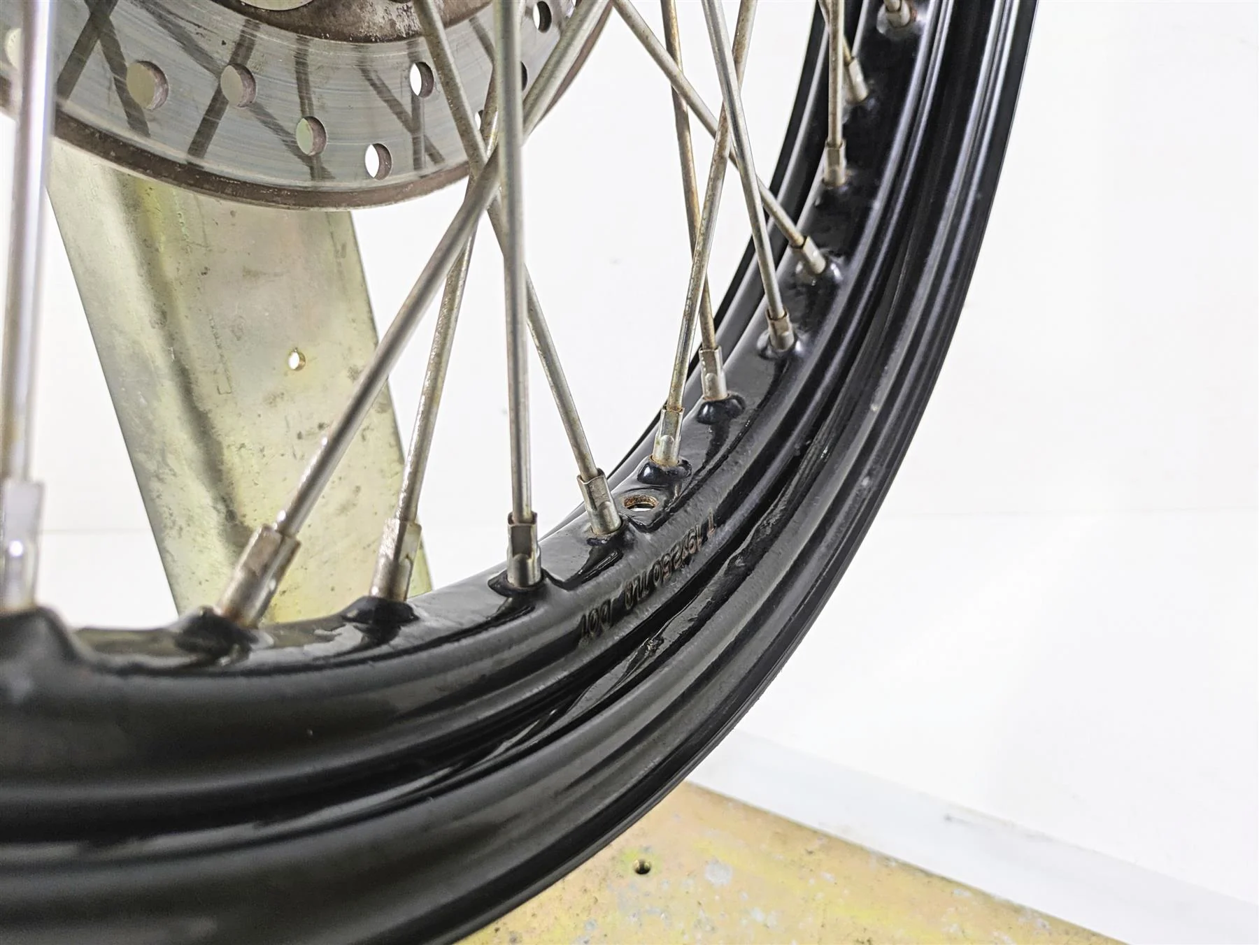 2010 Harley Dyna FXDB Street Bob 19x2.5 Front Wheel Spoke Rim - Runout 41425-09 - Image 5