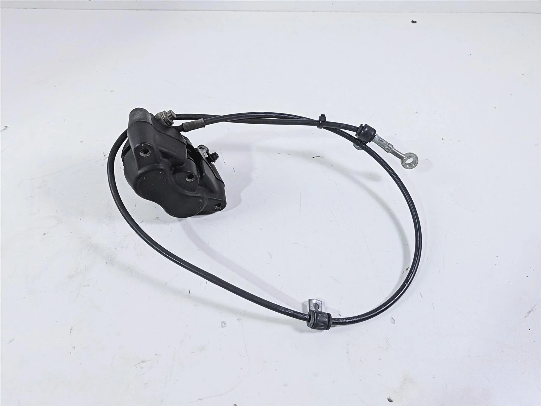 2010 Harley Dyna FXDB Street Bob Front Brake Caliper + Line 44046-08 - Image 3