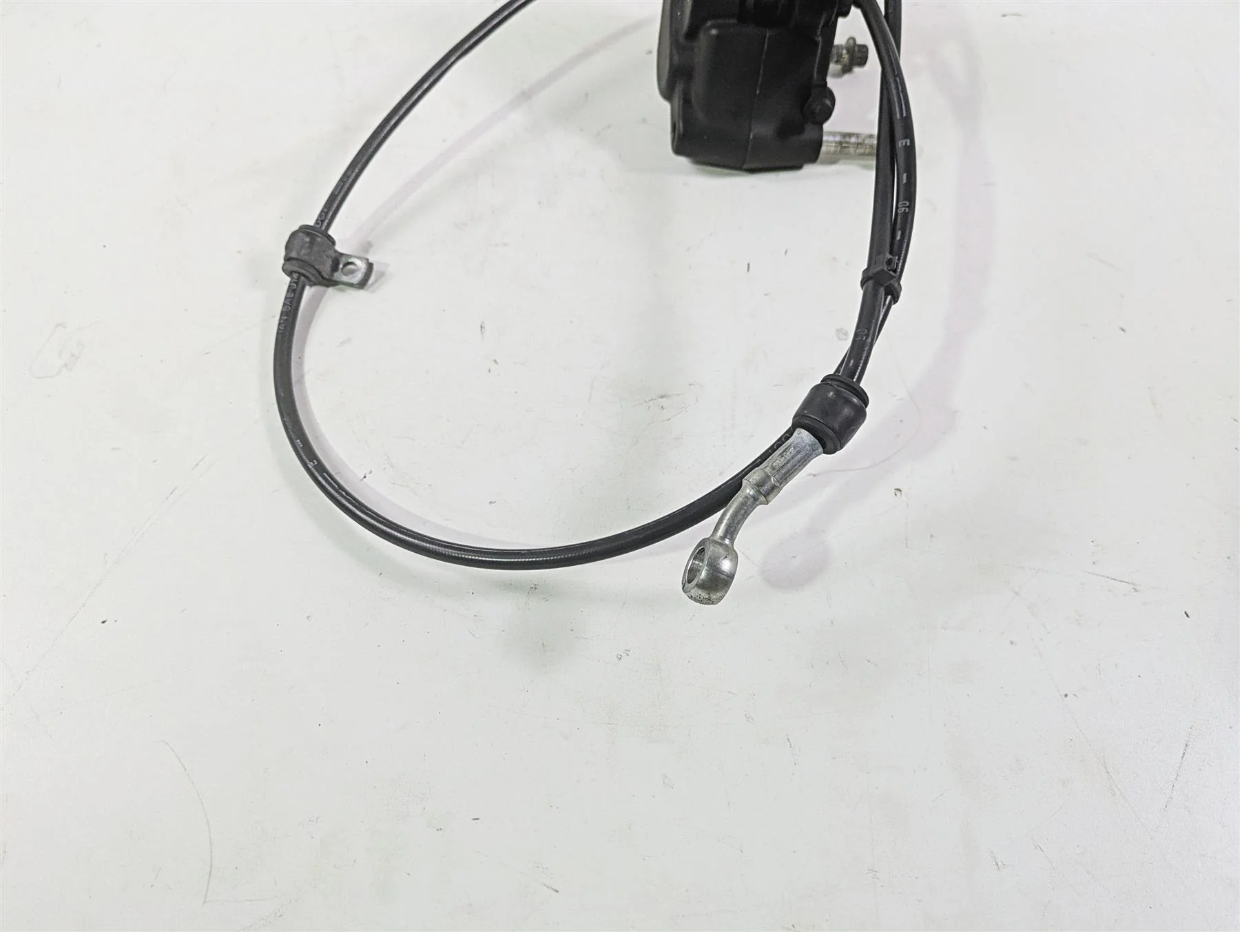 2010 Harley Dyna FXDB Street Bob Front Brake Caliper + Line 44046-08 - Image 5