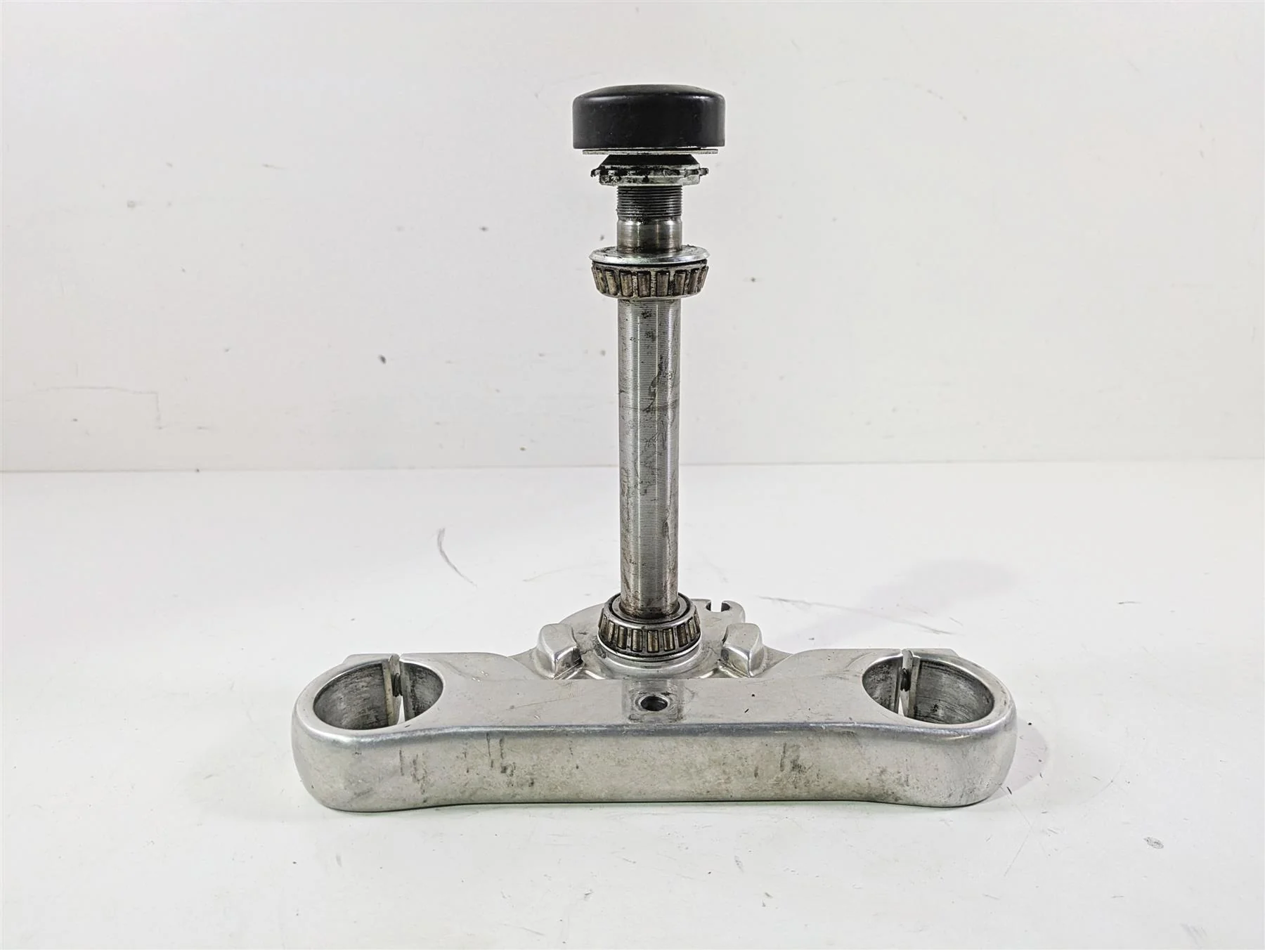 2010 Harley Dyna FXDB Street Bob Lower Triple Tree Steering Clamp 45867-08 - Image 4