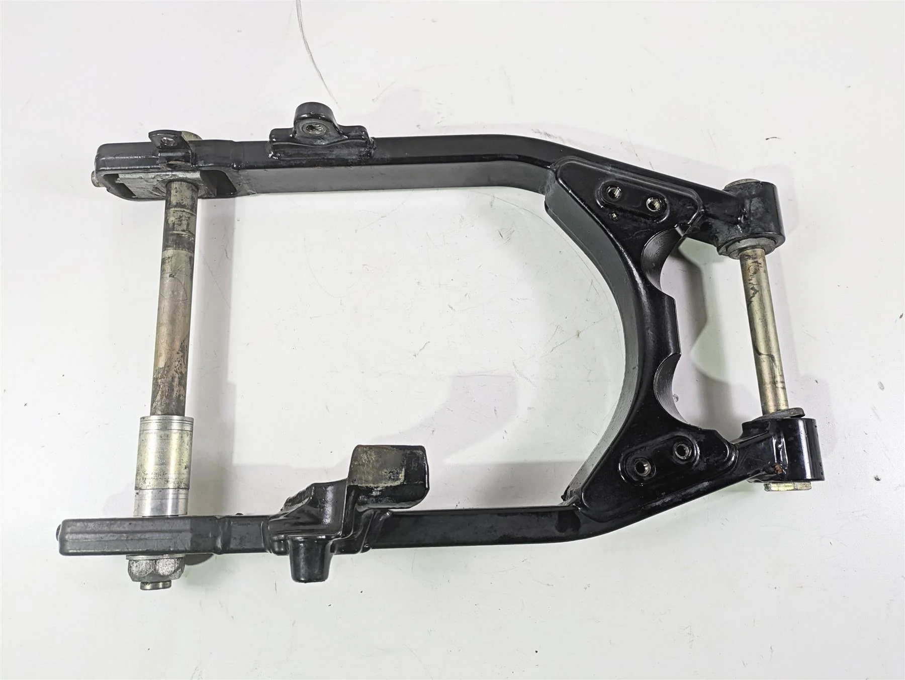 2010 Harley Dyna FXDB Street Bob Rear Swingarm & Axle 47820-10 - Image 7