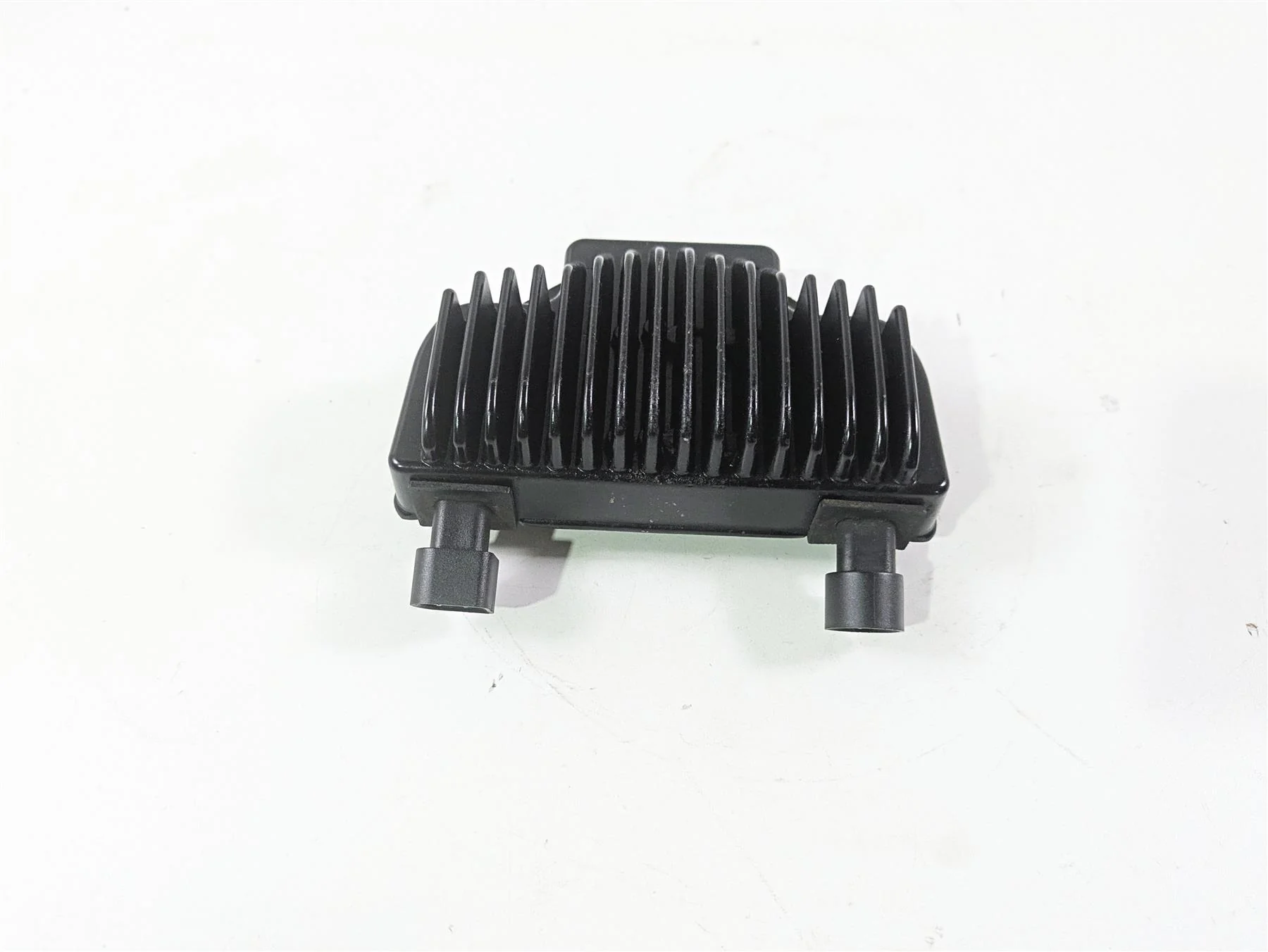2010 Harley Dyna FXDB Street Bob Rectifier Voltage Regulator 74631-08A - Image 3