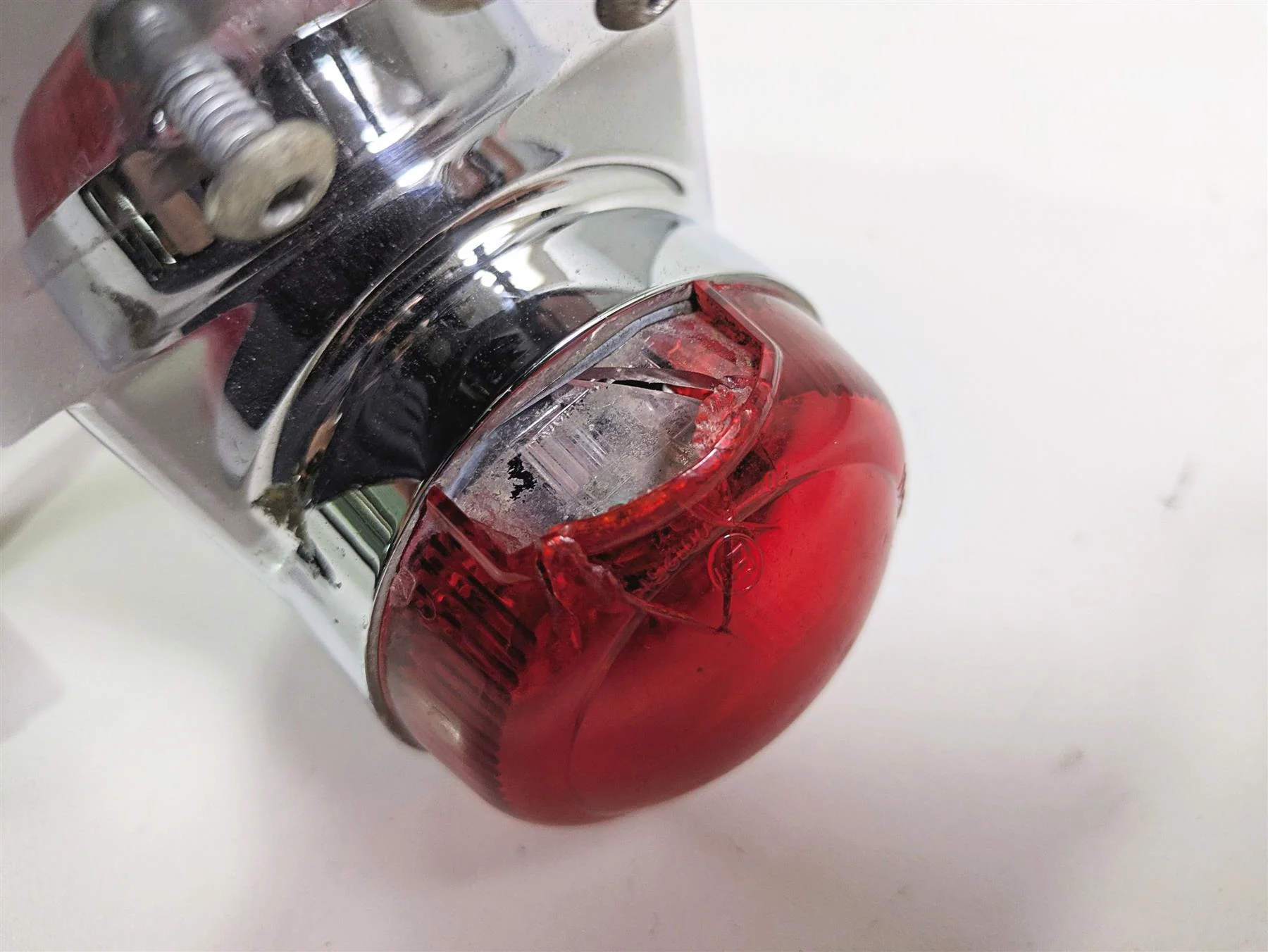 2010 Harley Dyna FXDB Street Bob Tail Light Brake Stop Lamp - Read 69598-09A - Image 9