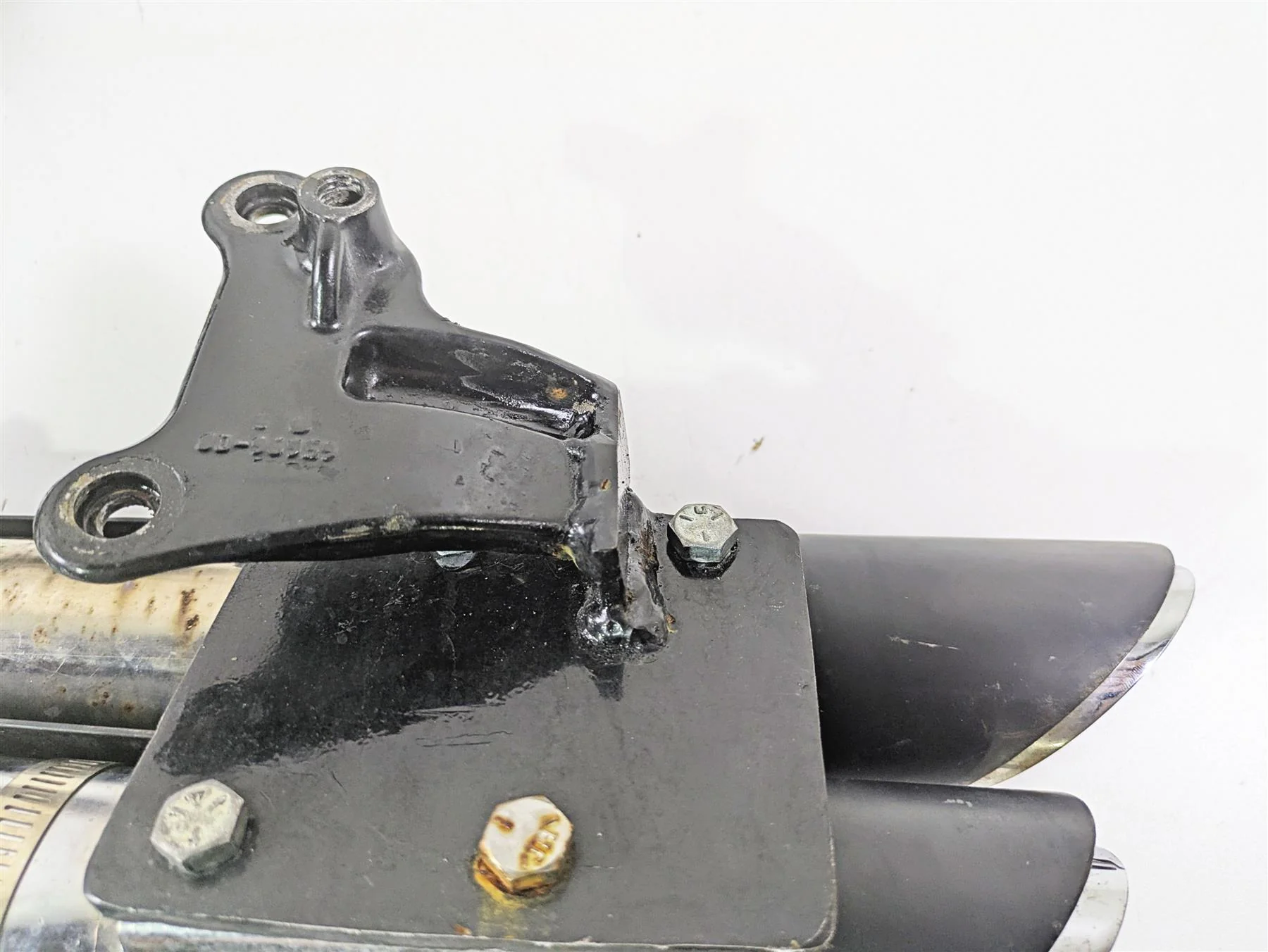 2010 Harley Dyna FXDB Street Bob Vance Hines Shortshots Exhaust - Read 47333 - Image 8