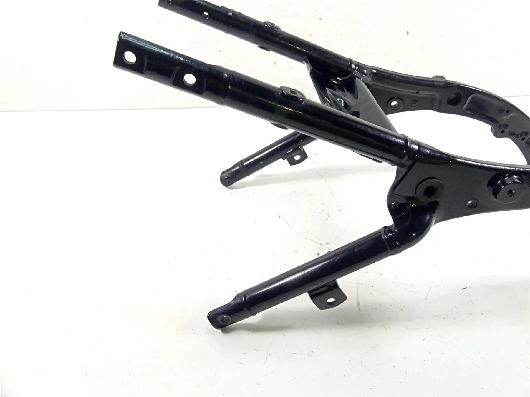 2010 Harley Touring FLHRC Road King Rear Straight Subframe Sub Frame 48079-09BHP - Image 10