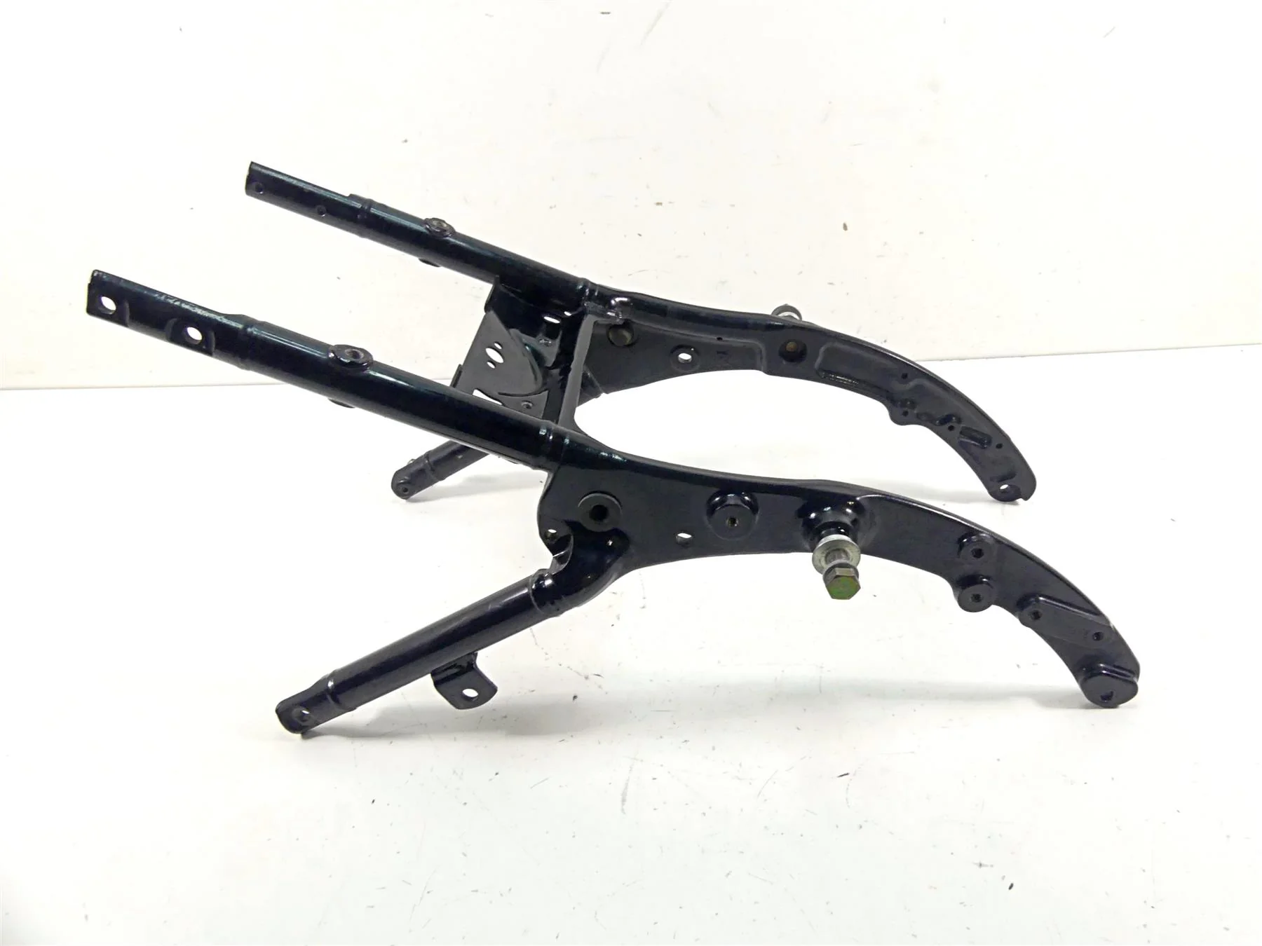 2010 Harley Touring FLHRC Road King Rear Straight Subframe Sub Frame 48079-09BHP - Image 2