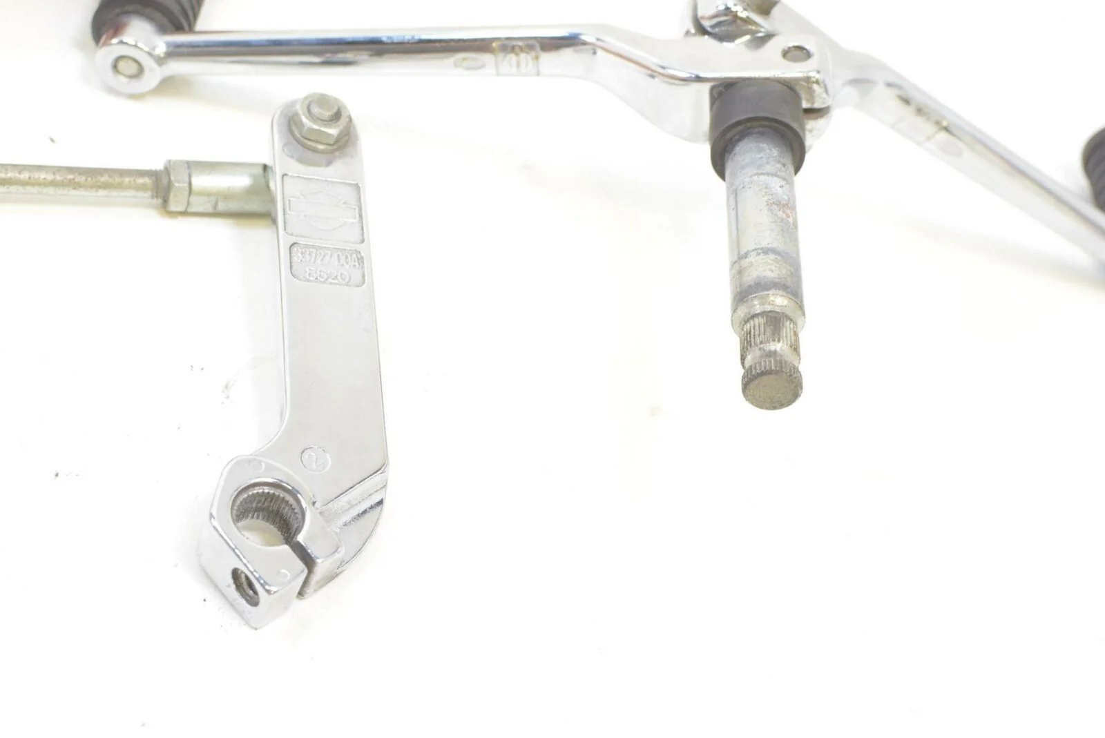 2010 Harley Touring FLHTCU Electra Glide Gear Selector Shifter Set 33895-82E - Image 7