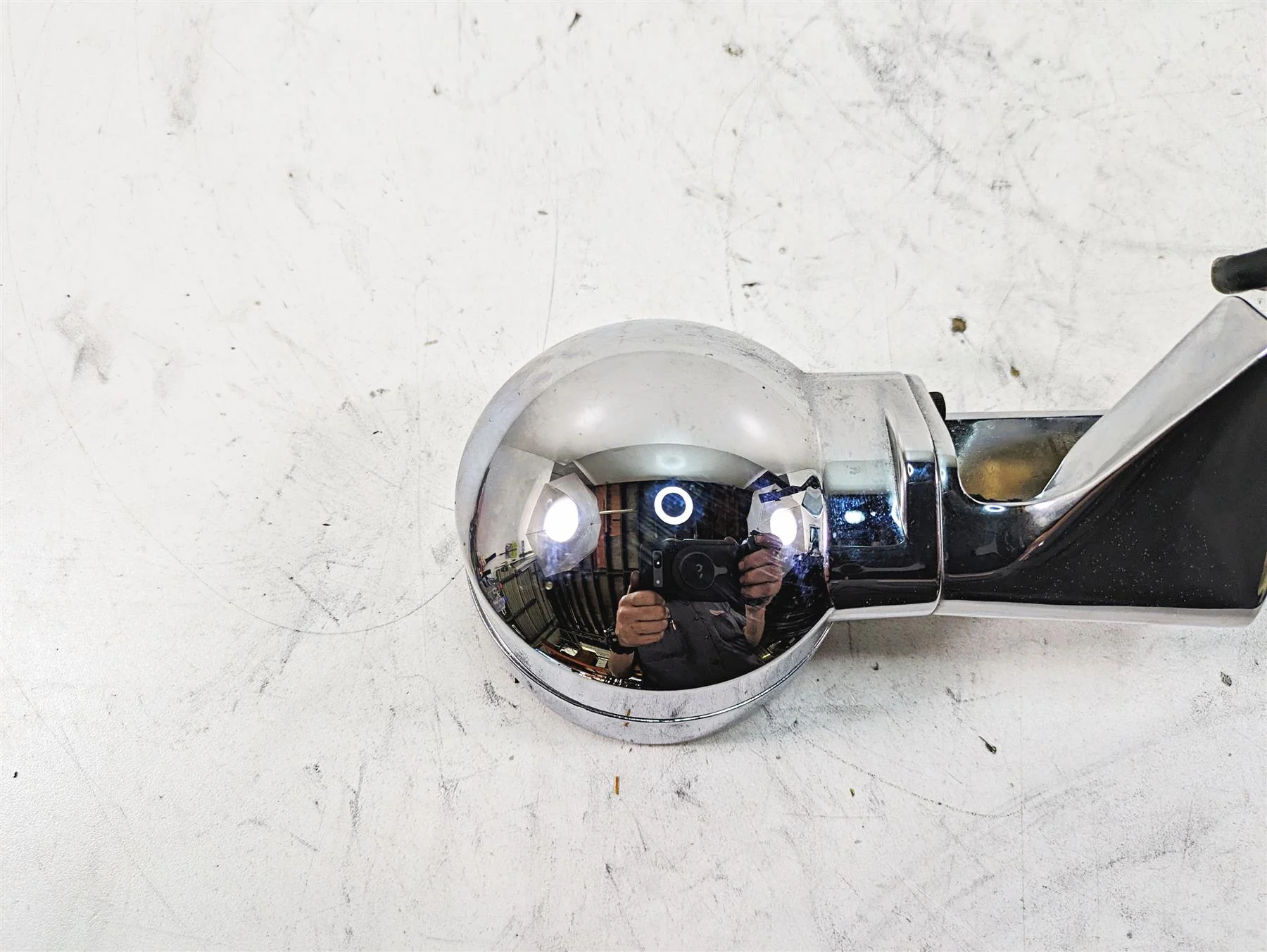 2010 Harley Touring FLHTCU Electra Glide Rear Blinker Turn Signal Bar 68510-74C - Image 10