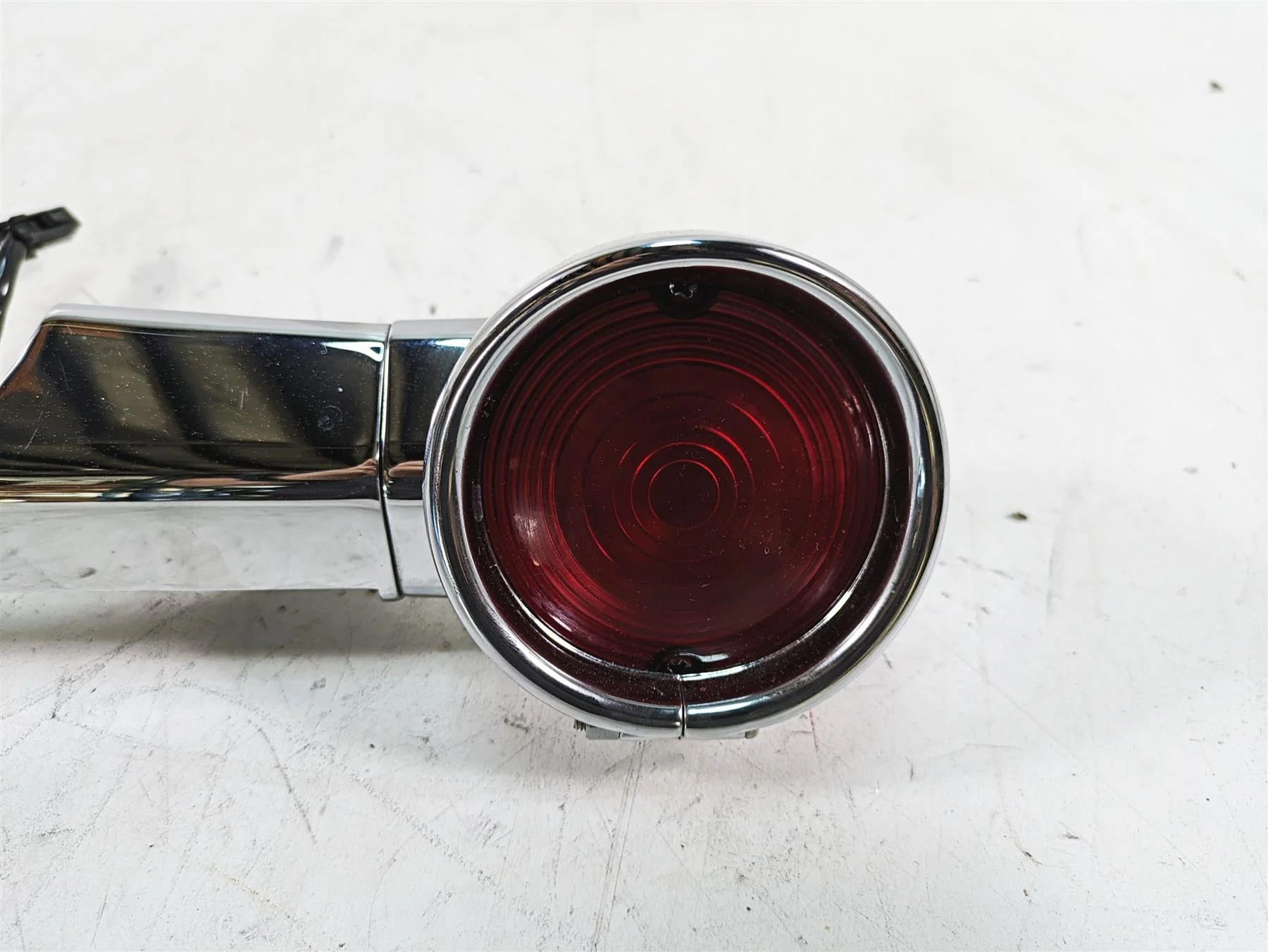 2010 Harley Touring FLHTCU Electra Glide Rear Blinker Turn Signal Bar 68510-74C - Image 6