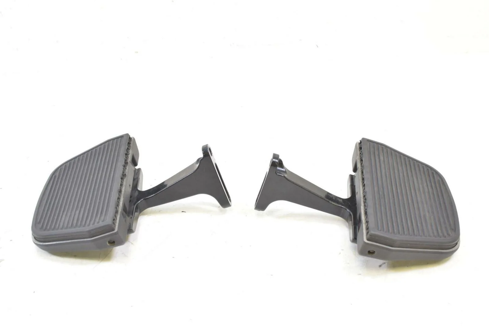 2010 Harley Touring FLHTCU Electra Glide Rear Passenger Floor Boards 52719-93B - Image 3
