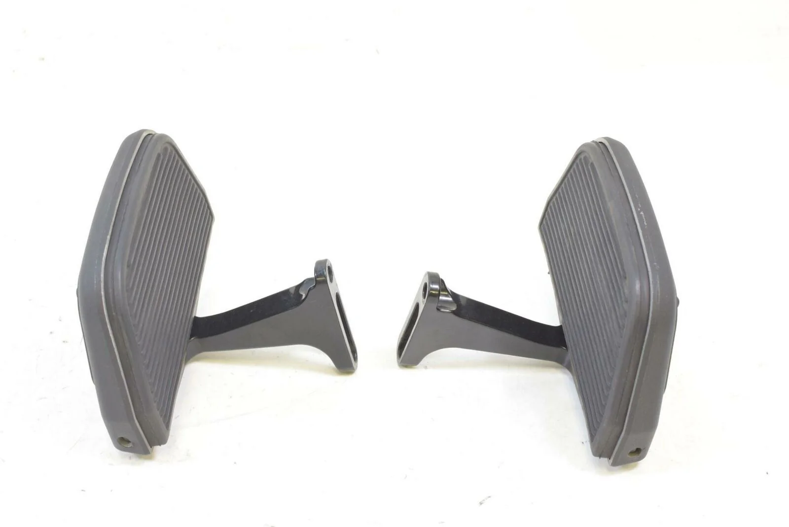 2010 Harley Touring FLHTCU Electra Glide Rear Passenger Floor Boards 52719-93B - Image 4