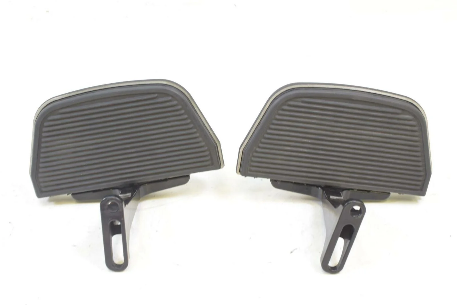 2010 Harley Touring FLHTCU Electra Glide Rear Passenger Floor Boards 52719-93B - Image 6