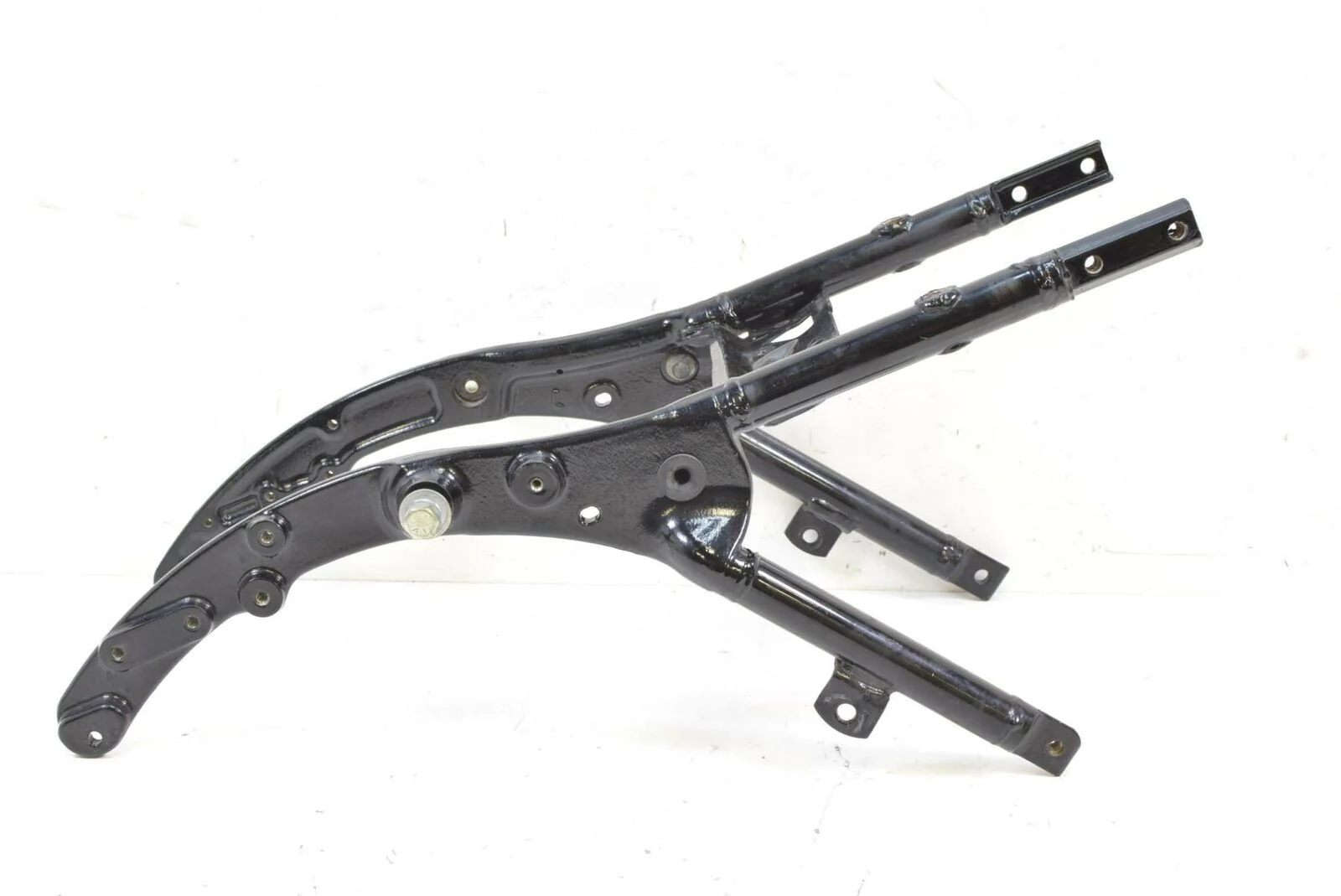 2010 Harley Touring FLHTCU Electra Glide Rear Subframe Sub Frame 48079-09BHP