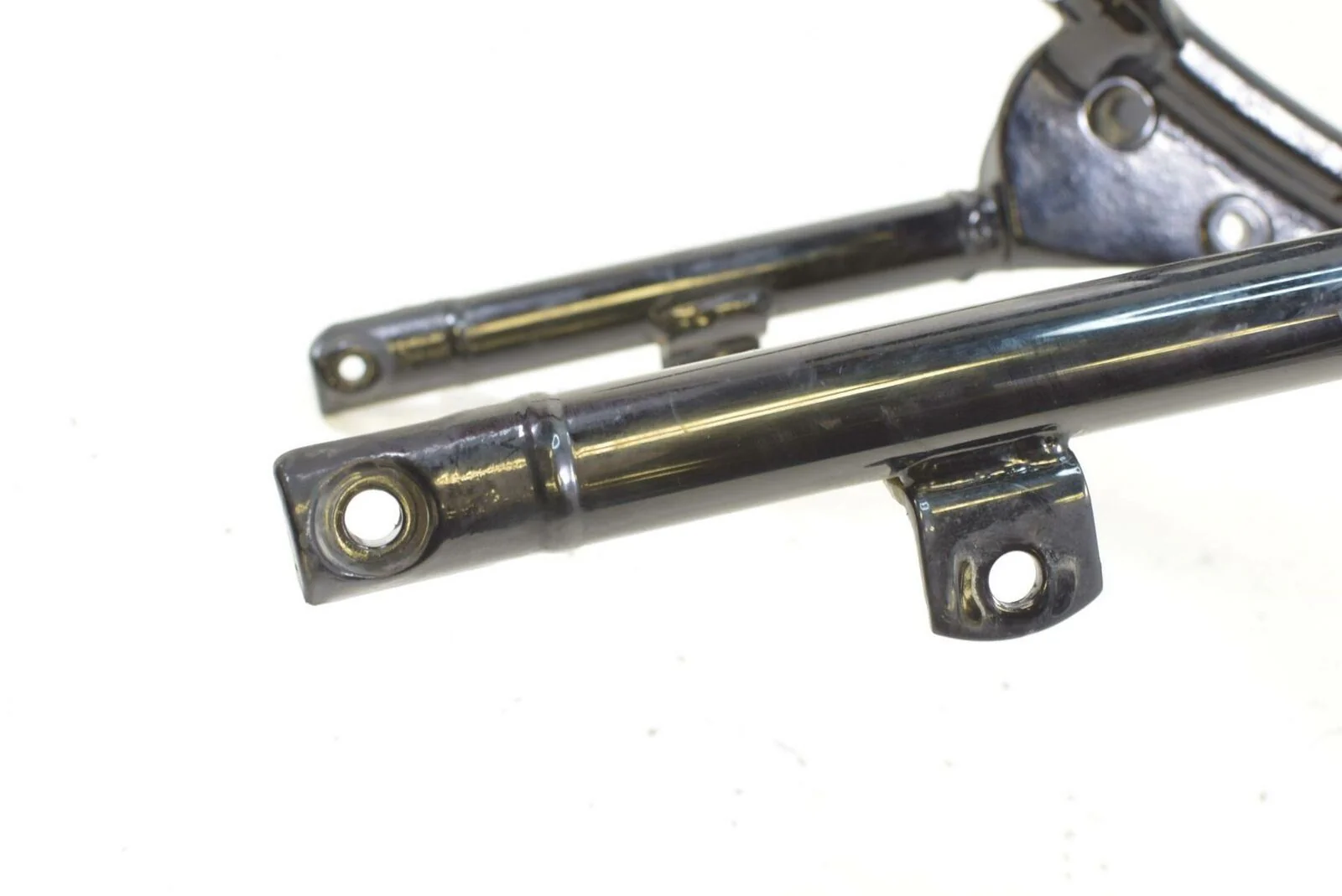 2010 Harley Touring FLHTCU Electra Glide Rear Subframe Sub Frame 48079-09BHP - Image 9