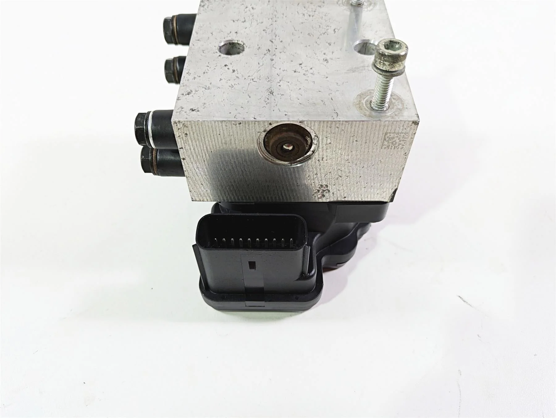 2010 Harley Touring FLHTK Electra Glide Abs Brake Pump Unit Module 40601-08A - Image 6