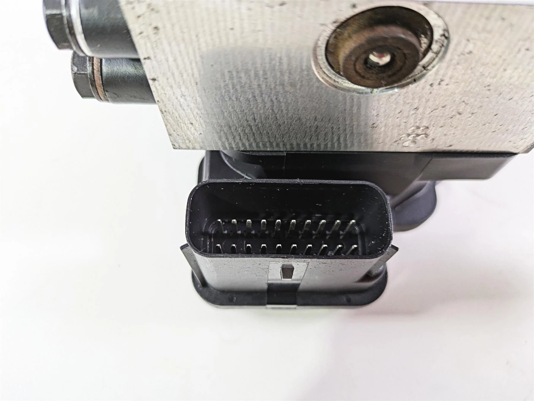 2010 Harley Touring FLHTK Electra Glide Abs Brake Pump Unit Module 40601-08A - Image 7