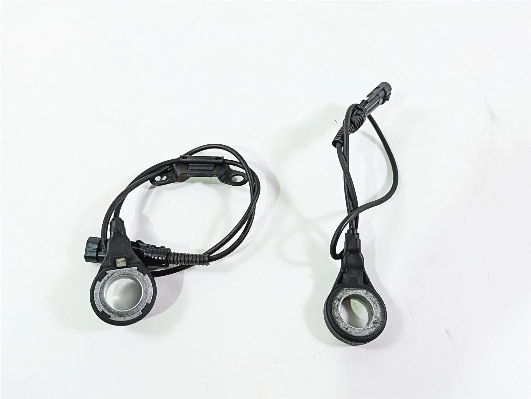 2010 Harley Touring FLHTK Electra Glide Abs Brake Wheel Speed Sensors 40614-08