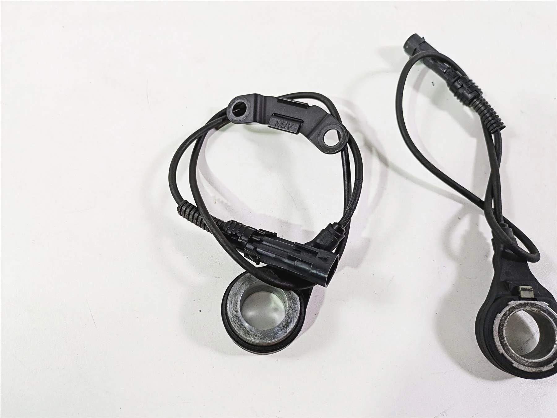 2010 Harley Touring FLHTK Electra Glide Abs Brake Wheel Speed Sensors 40614-08 - Image 10
